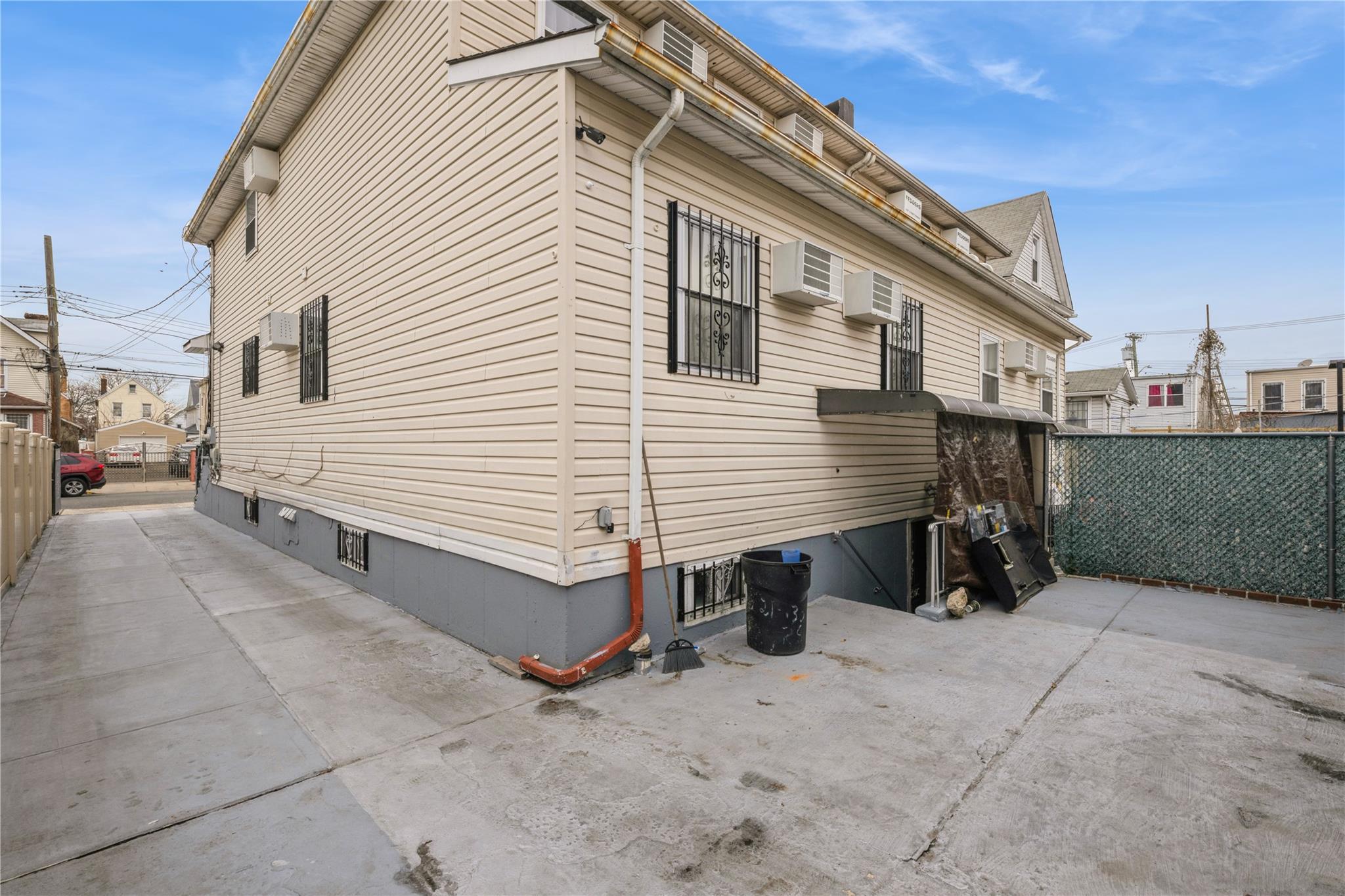 #13 photo, 12321 135th Street, クイーンズ区 South Ozone Park , NY 11420