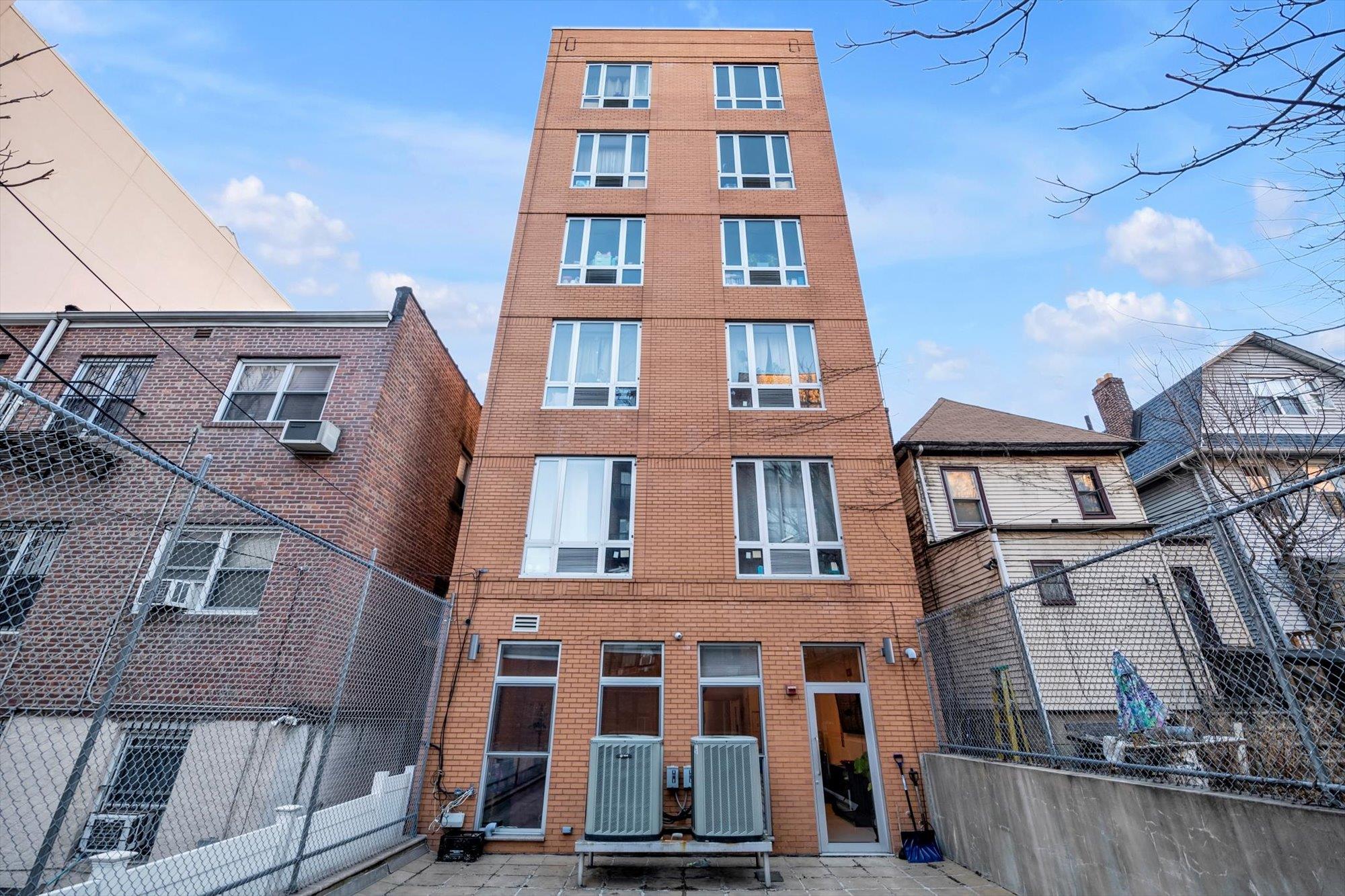 #14 photo, 82-20 Britton Avenue, クイーンズ区 Elmhurst , NY 11373