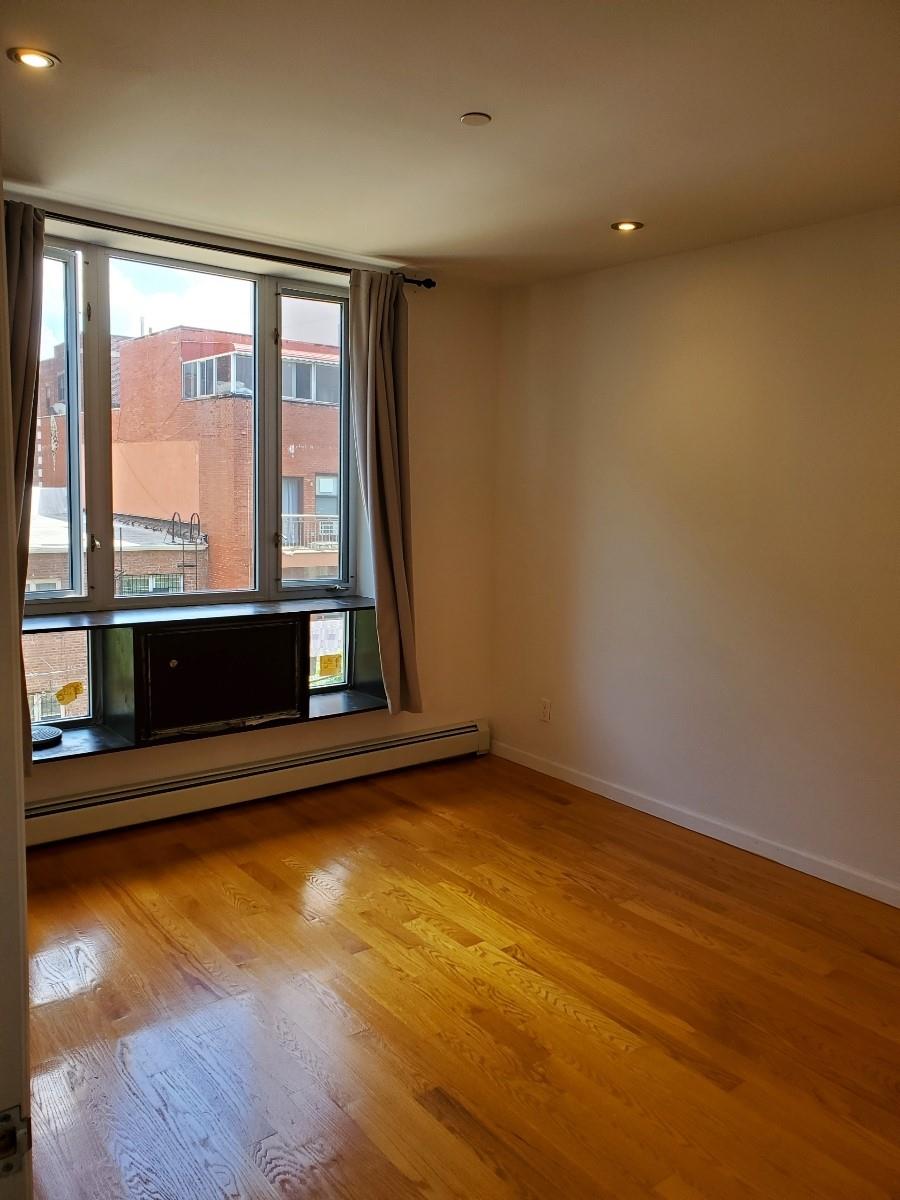 #7 photo, 82-20 Britton Avenue, クイーンズ区 Elmhurst , NY 11373