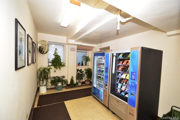 #17 photo, 110-45 Queens Blvd, クイーンズ区 Forest Hills , NY 11375