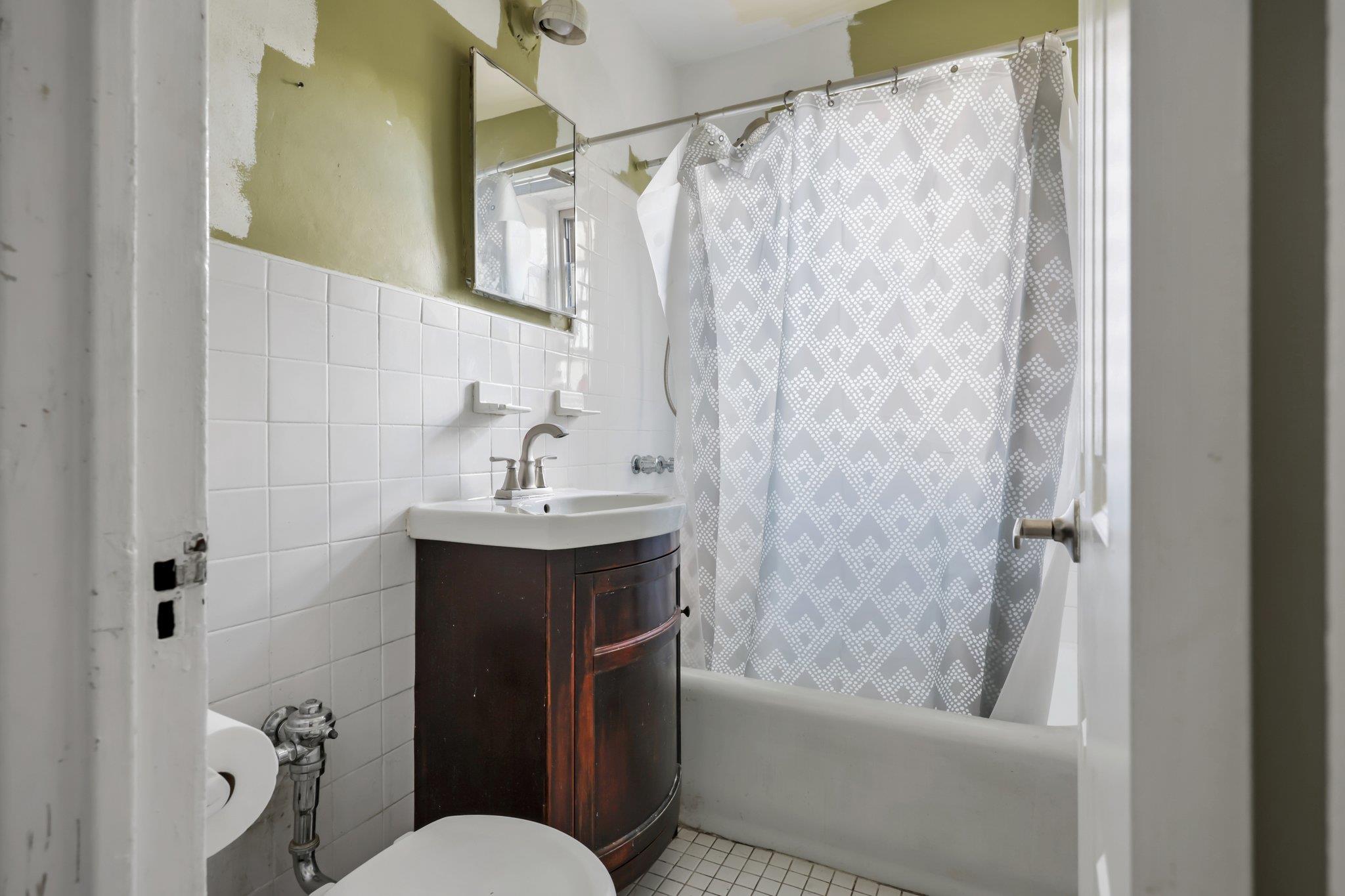 #15 photo, 151 Centre Avenue, New Rochelle , NY 10805