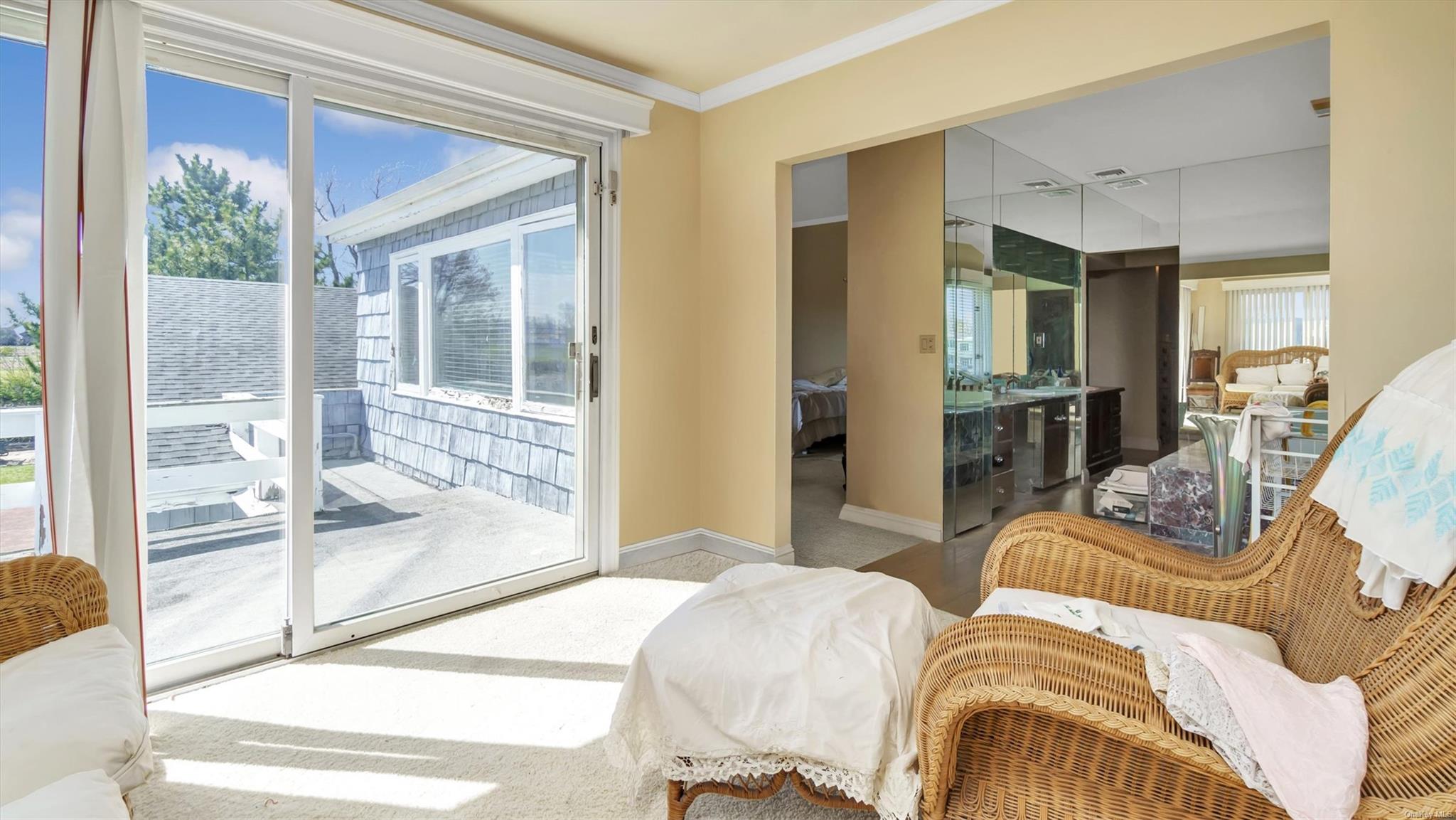 #19 photo, 1230 Harbor Road, Hewlett Harbor , NY 11557