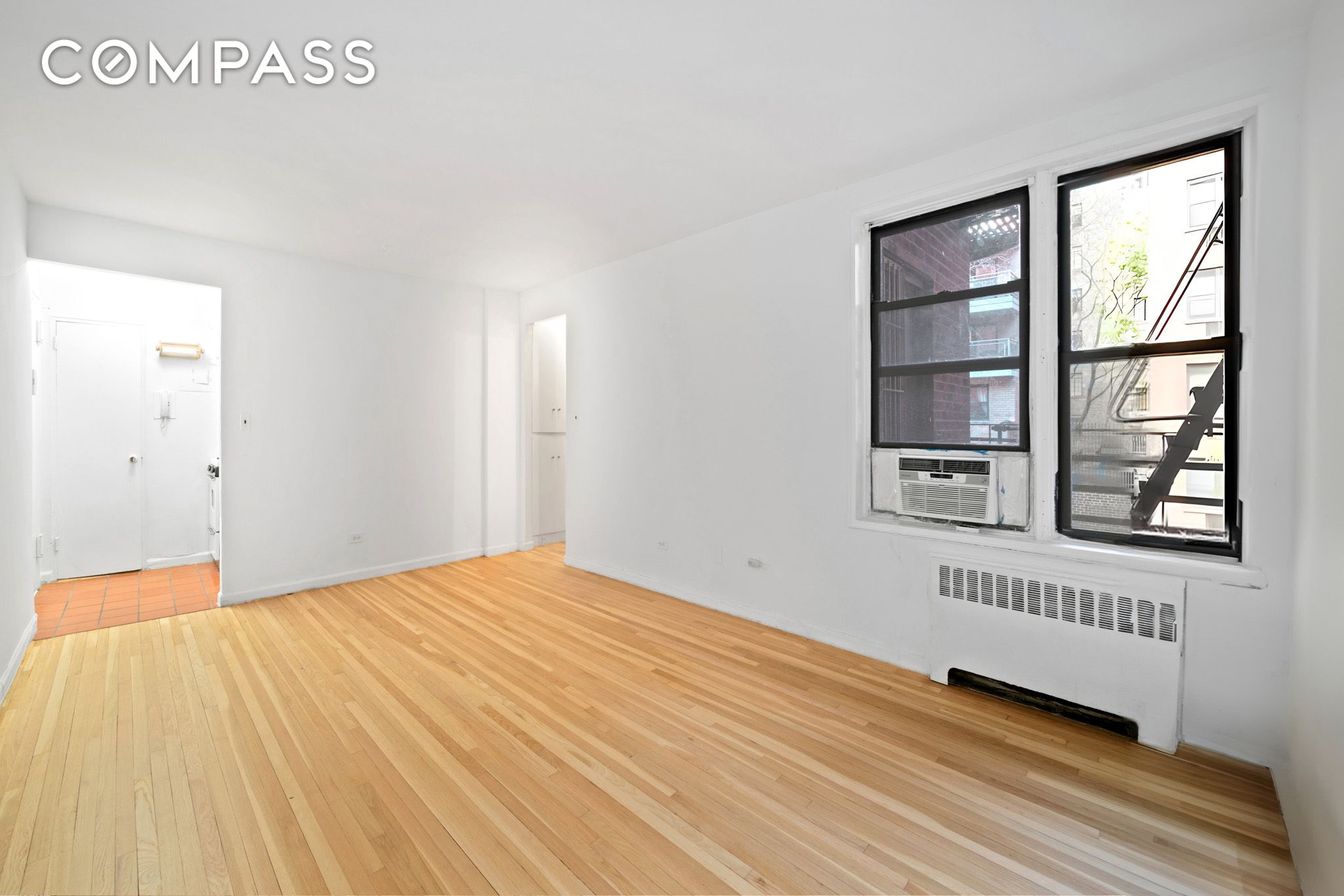 #5 photo, 60 E 9th Street, マンハッタン Greenwich Village , NY 10003