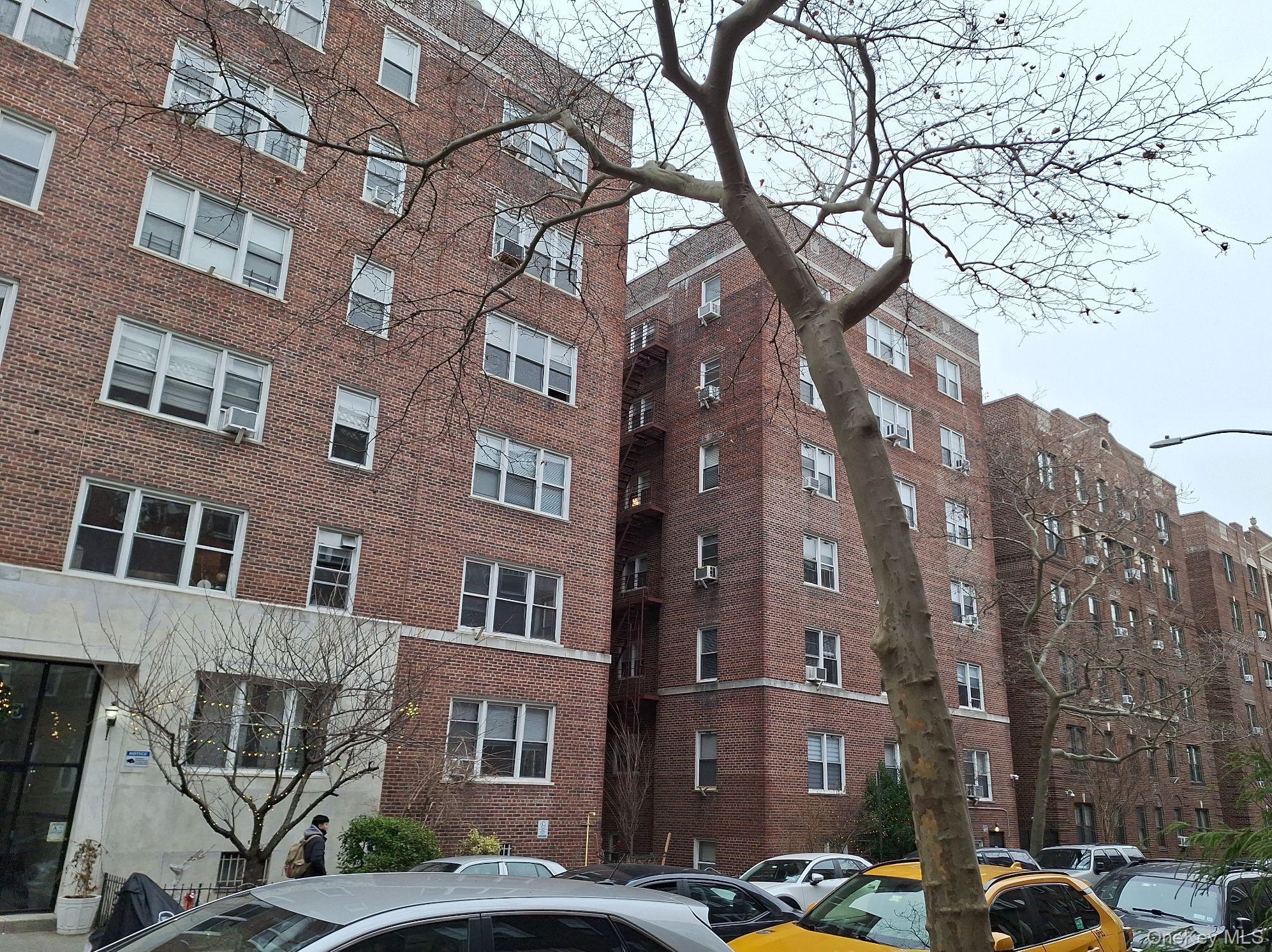 #4 photo, 35-21 79th Street, クイーンズ区 Jackson Heights , NY 11372