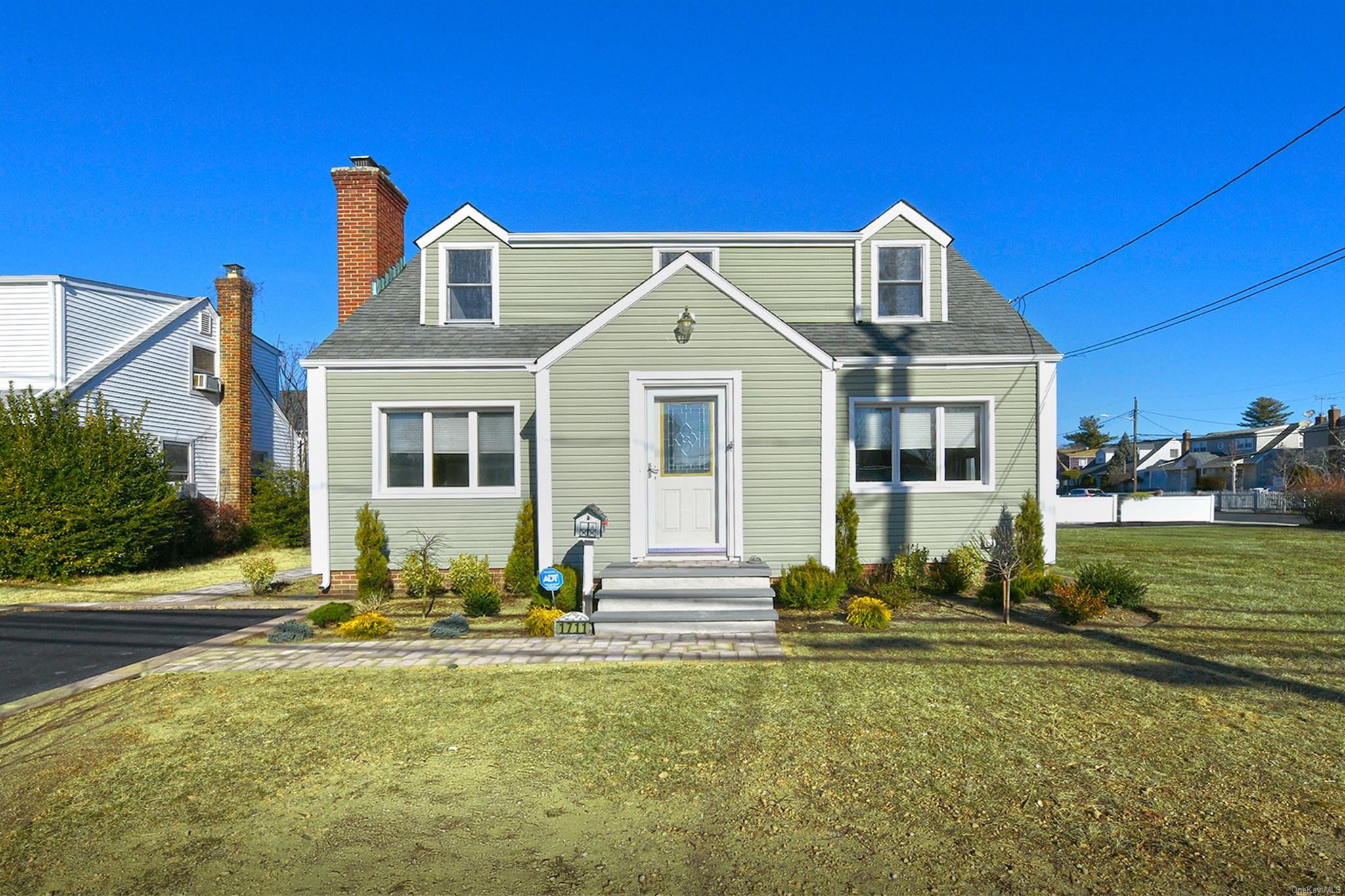 #1 photo, 1711 Camp Avenue, ナッソー郡 Merrick , NY 11566