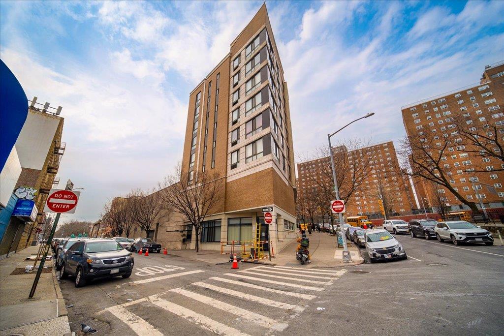 #2 photo, 150 Featherbed Lane, ブロンクス区 Bronx , NY 10452