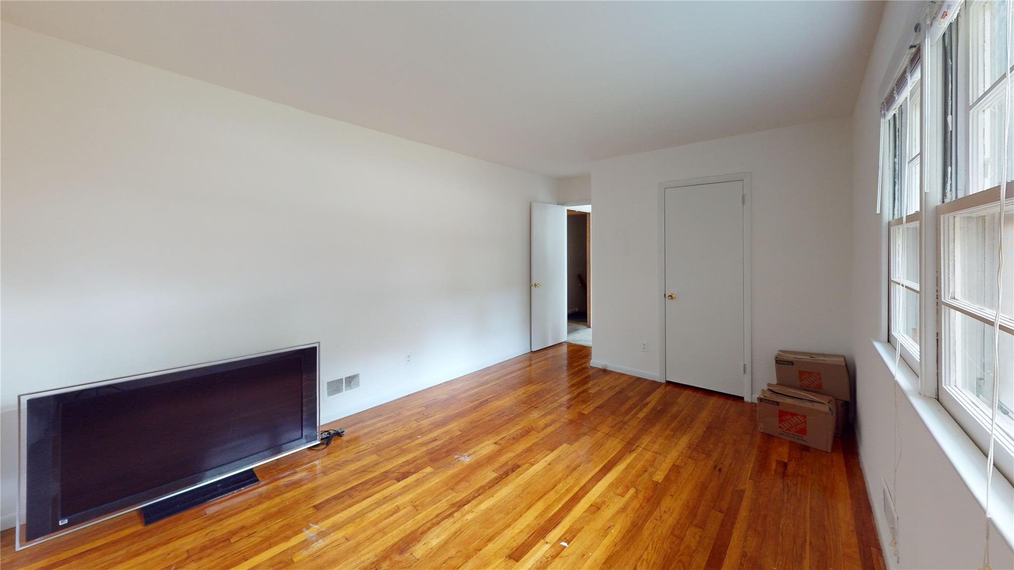 #13 photo, 7 Theresa Lane, Scarsdale , NY 10583