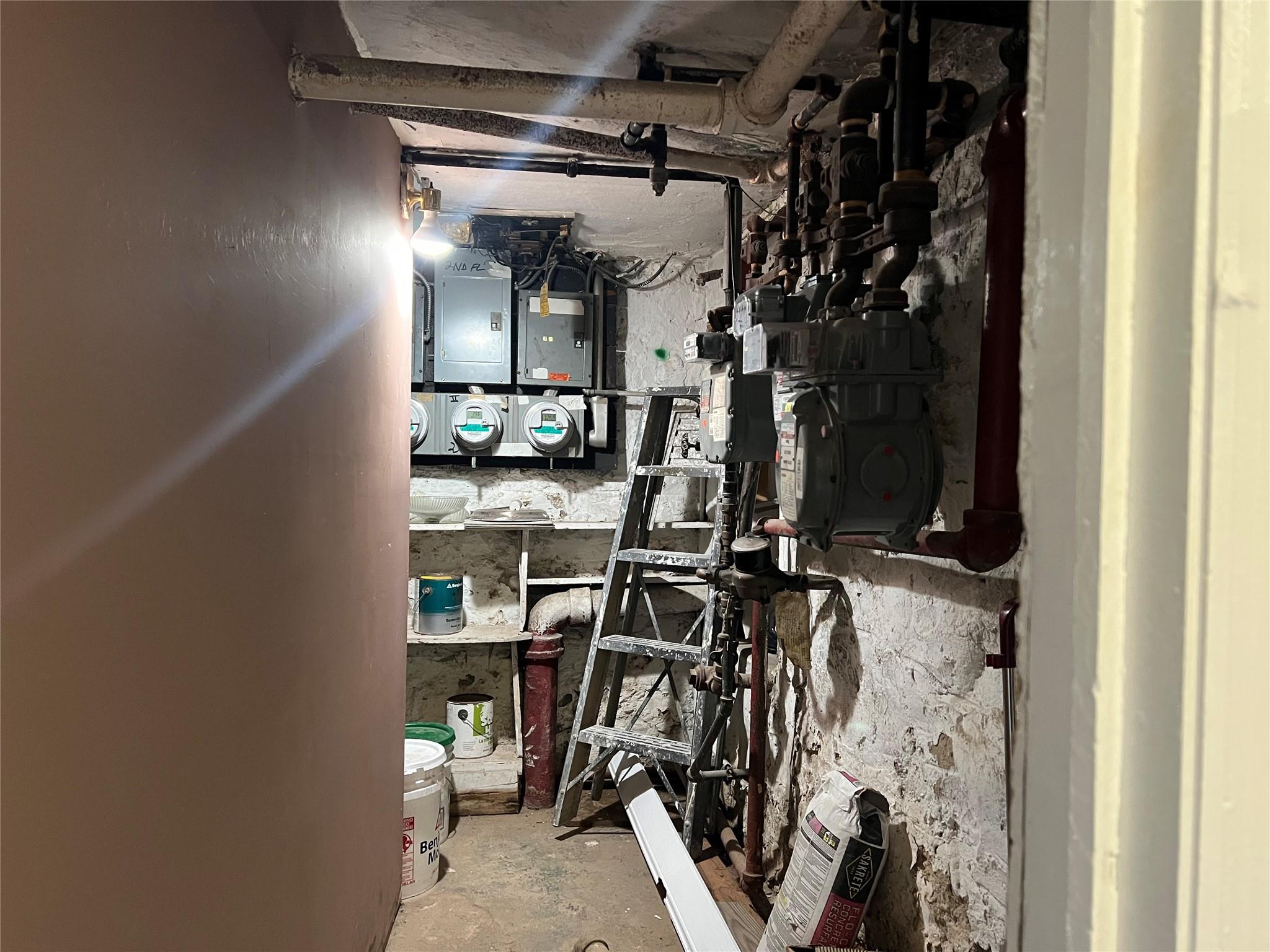 #15 photo, 42-18 66th St., クイーンズ区 Woodside , NY 11377