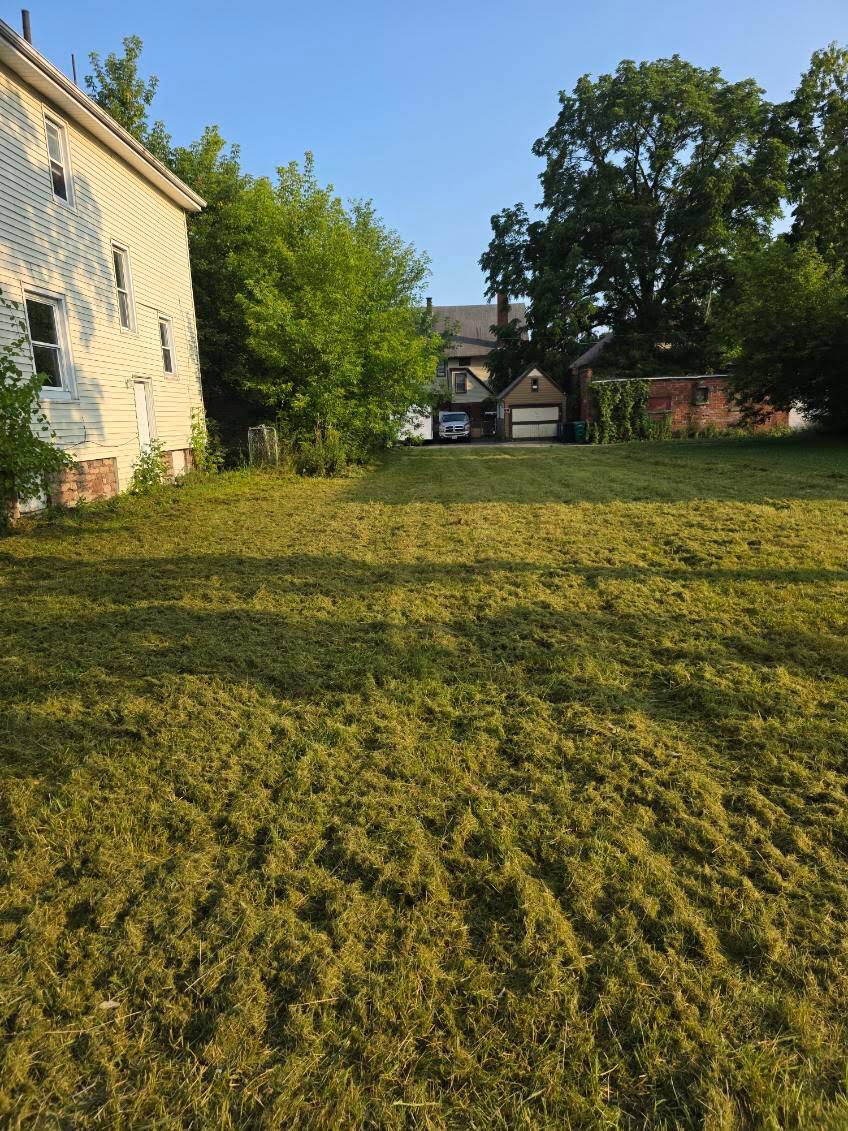 #2 photo, 1879 Ontario Avenue, Niagara Falls , NY 14305