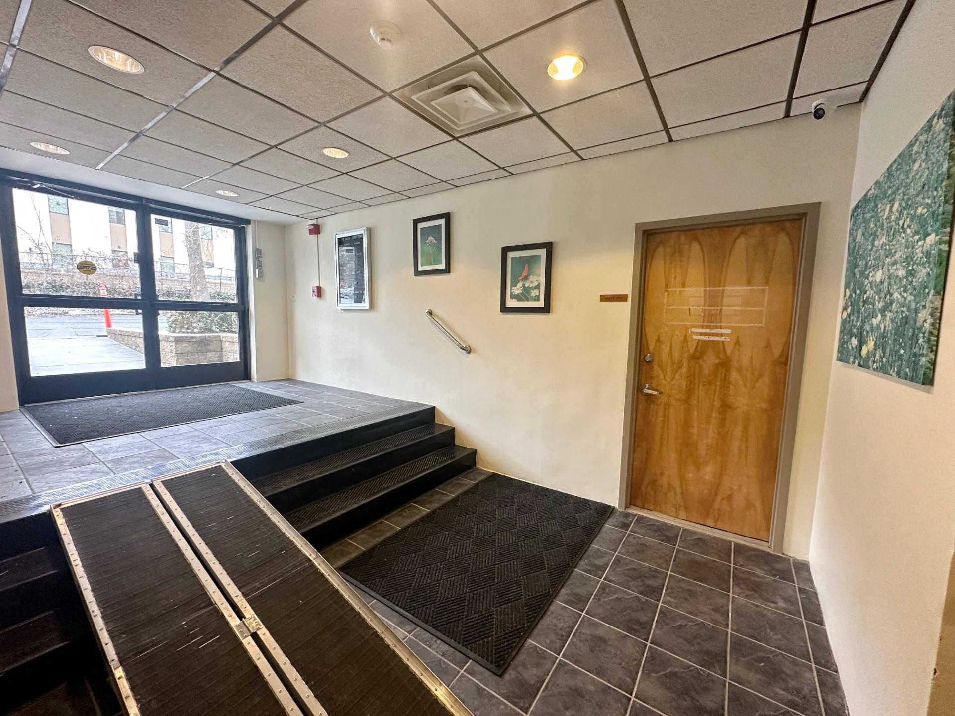 #12 photo, 531 Central Park Avenue, Scarsdale , NY 10583