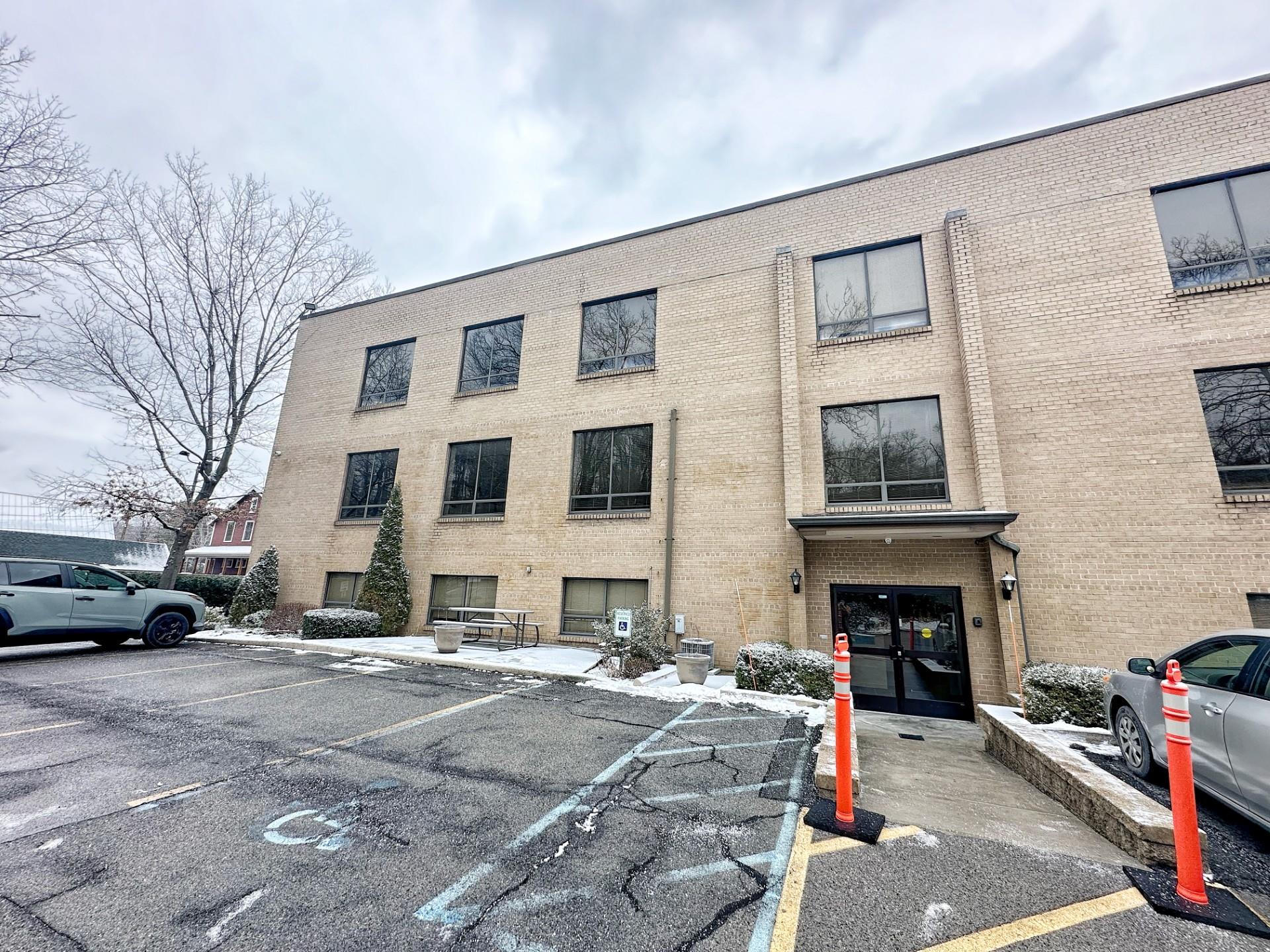 #13 photo, 531 Central Park Avenue, Scarsdale , NY 10583