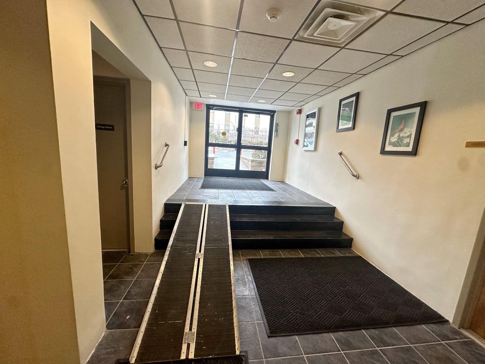 #4 photo, 531 Central Park Avenue, Scarsdale , NY 10583