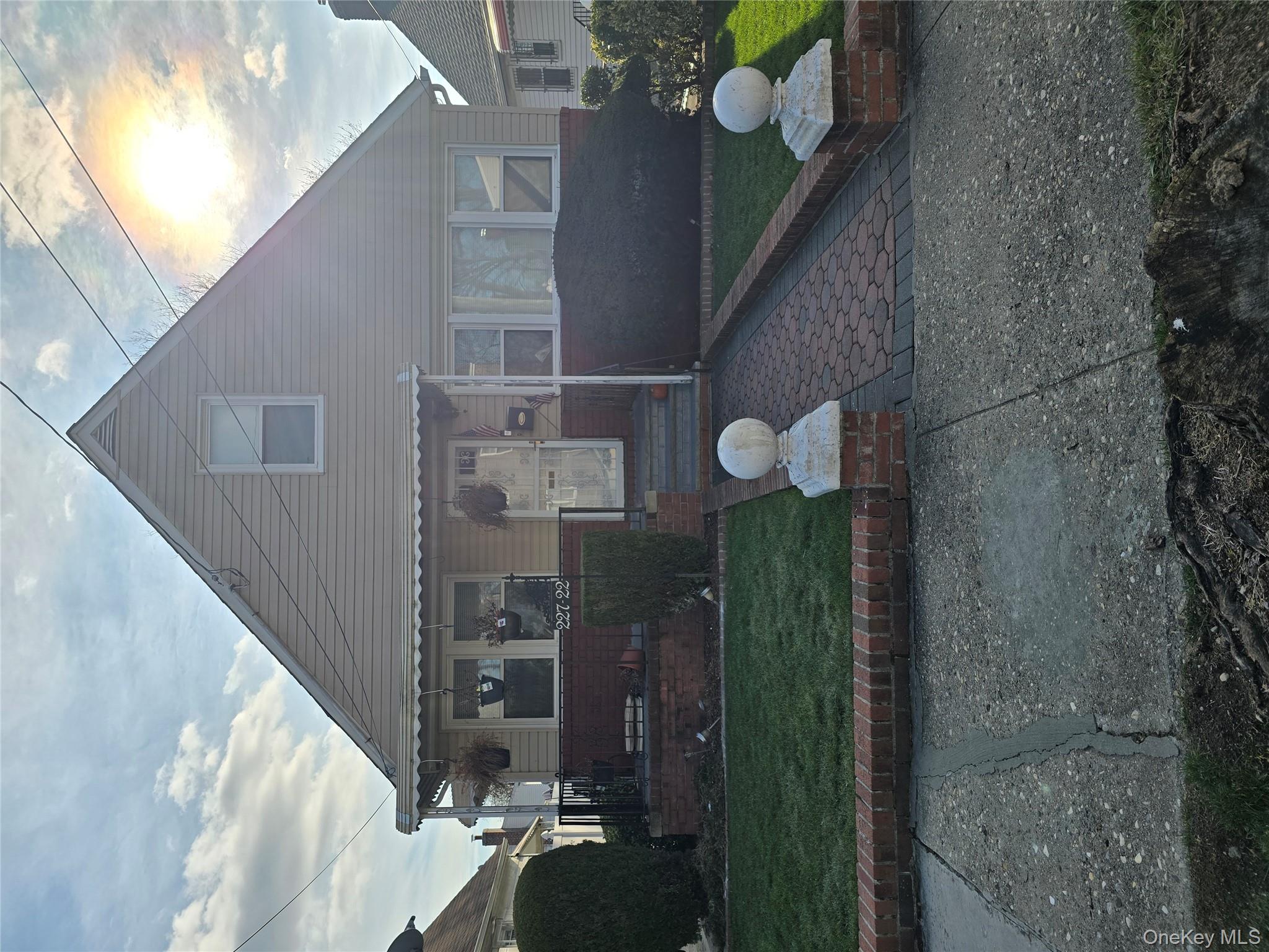 #2 photo, 22722 112th Avenue, クイーンズ区 Queens Village , NY 11429