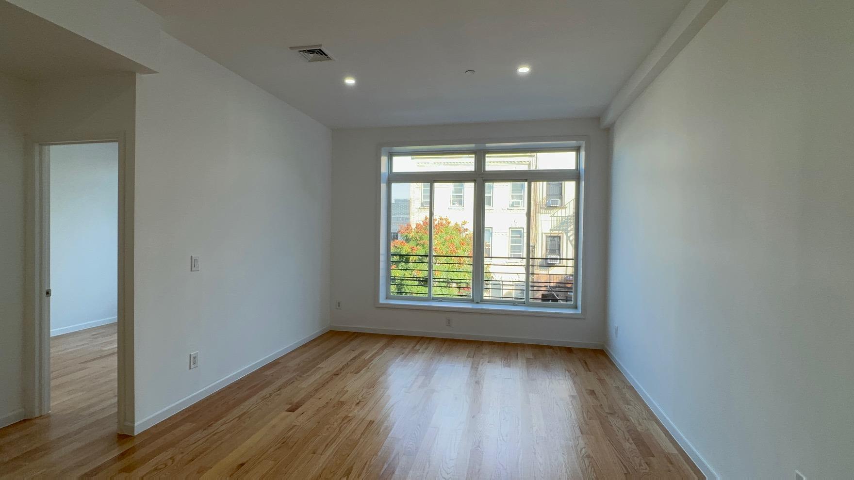 #13 photo, 1821 Grove Street, クイーンズ区 Ridgewood , NY 11385