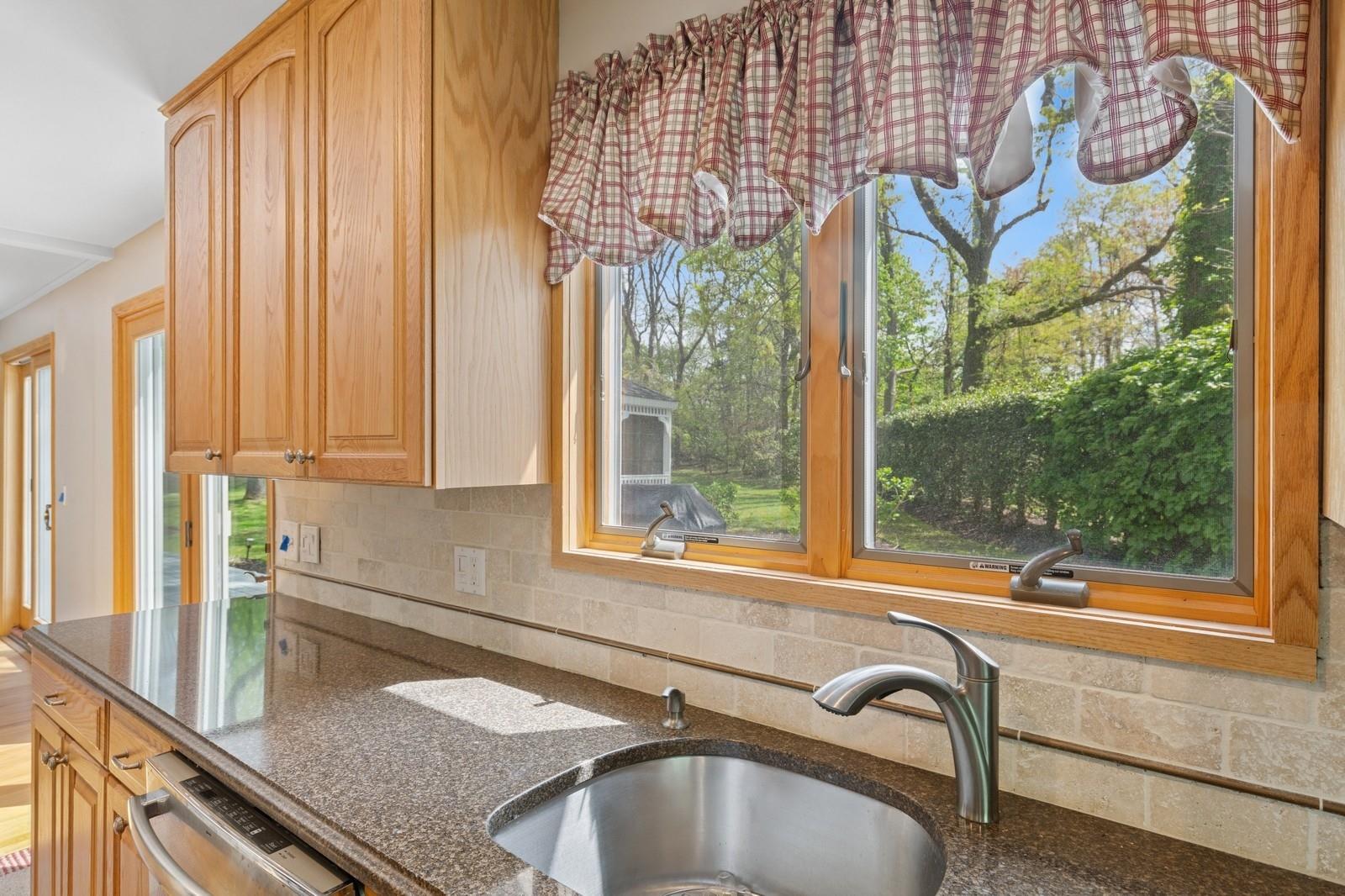 #13 photo, 258 Church Lane, サフォーク郡 Aquebogue , NY 11931