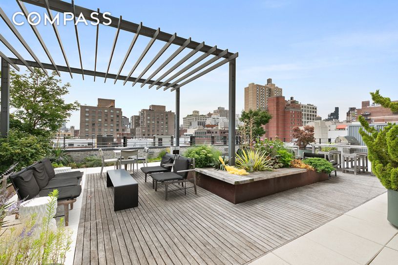 #7 photo, 211 E 13th Street, East Village , NY 10003