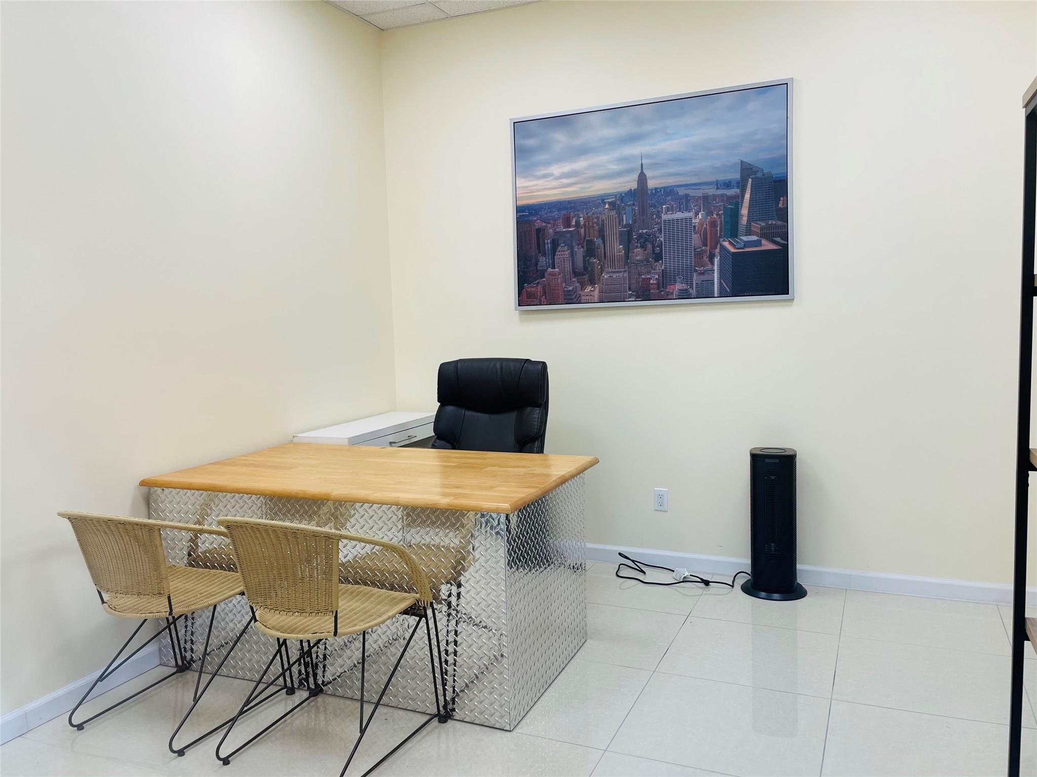 #10 photo, 470-472 Westbury Avenue, מחוז נסאו Carle Place , NY 11514