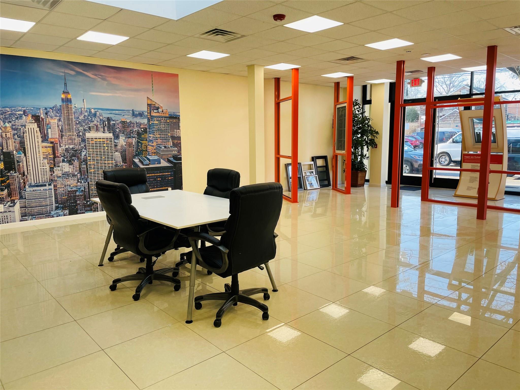 #8 photo, 470-472 Westbury Avenue, מחוז נסאו Carle Place , NY 11514