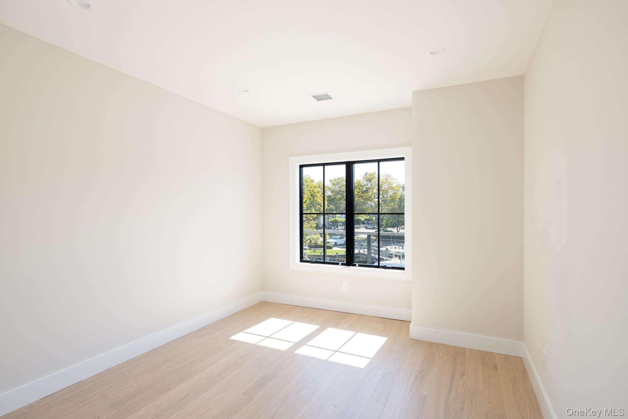 #11 photo, 123 Sterling Avenue, サフォーク郡 Greenport , NY 11944