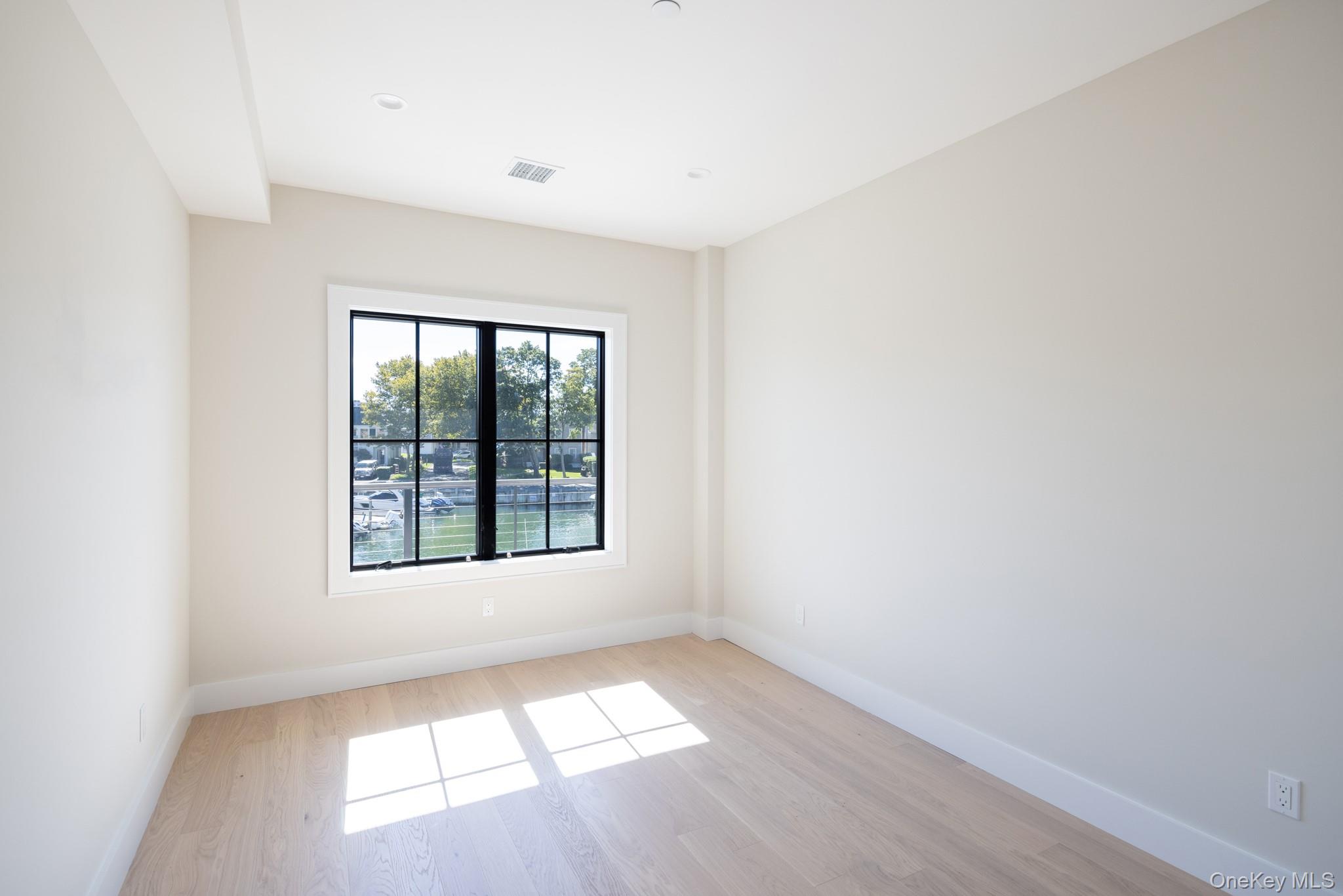 #16 photo, 123 Sterling Avenue, サフォーク郡 Greenport , NY 11944