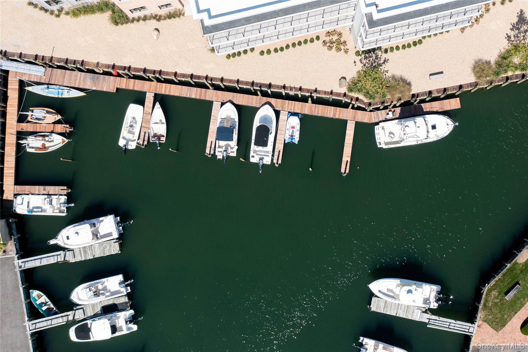 #5 photo, 123 Sterling Avenue, サフォーク郡 Greenport , NY 11944