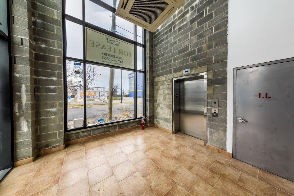 #4 photo, 31-25 20th Avenue, クイーンズ区 Astoria , NY 11105