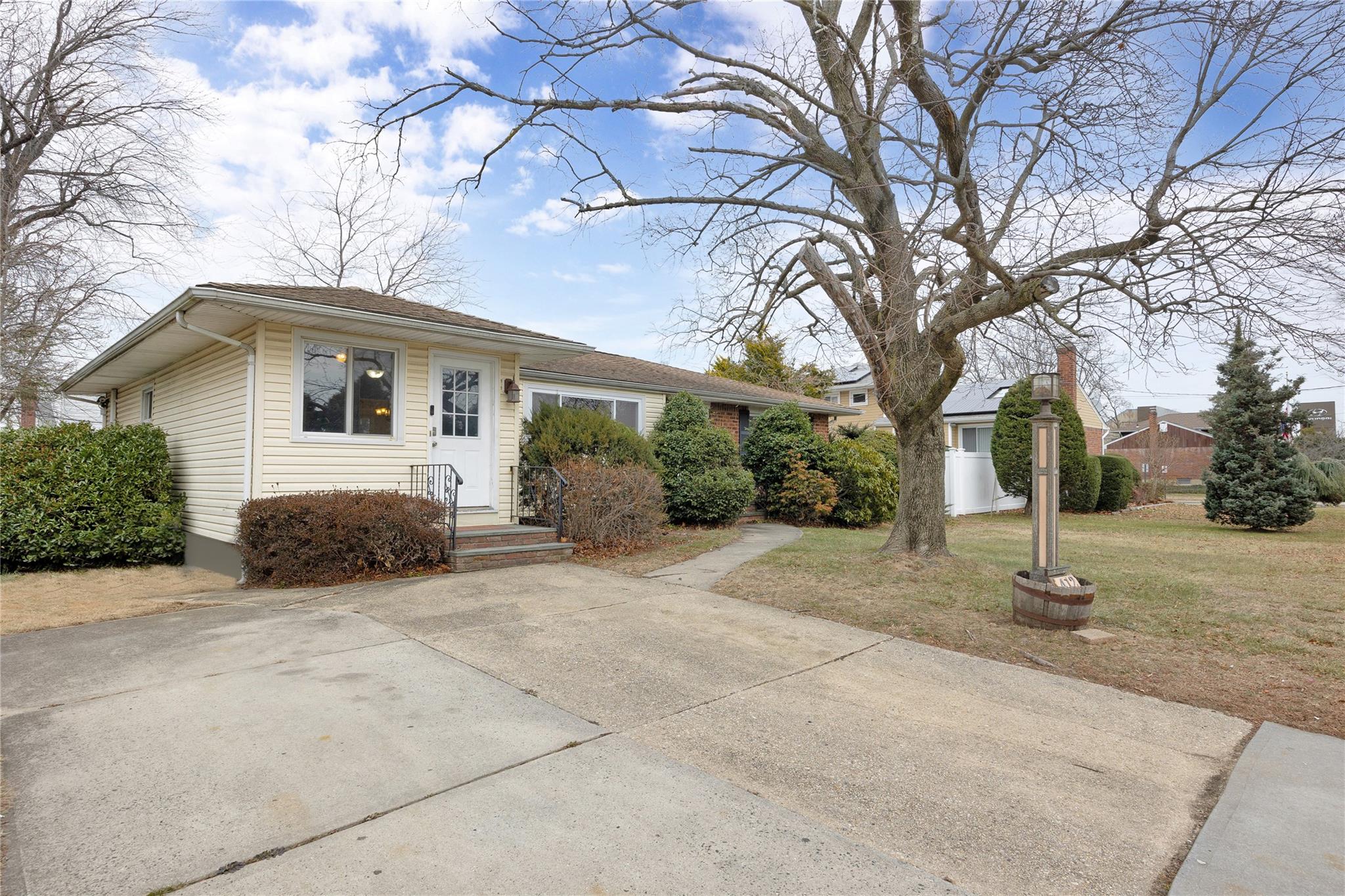 #1 photo, 412 Plainview Road, Hicksville , NY 11801