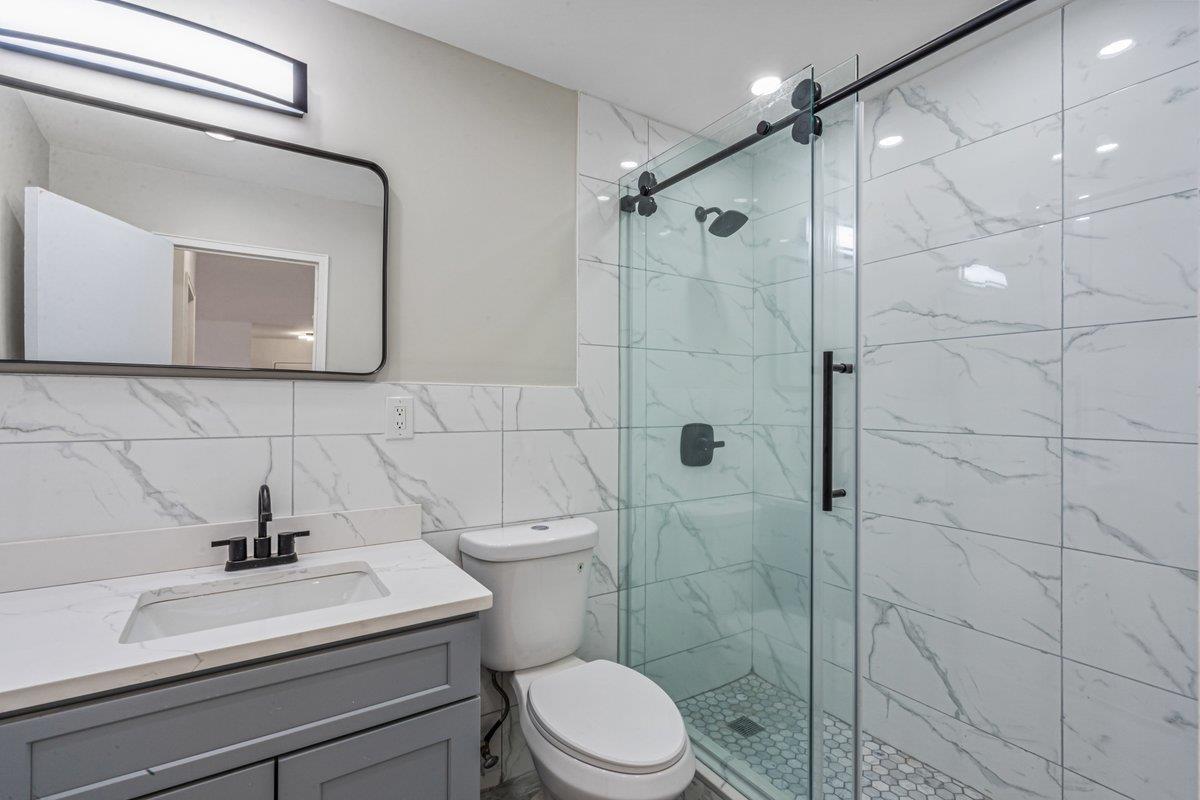 #11 photo, 166-25 Powells Cove Boulevard, Beechhurst , NY 11357