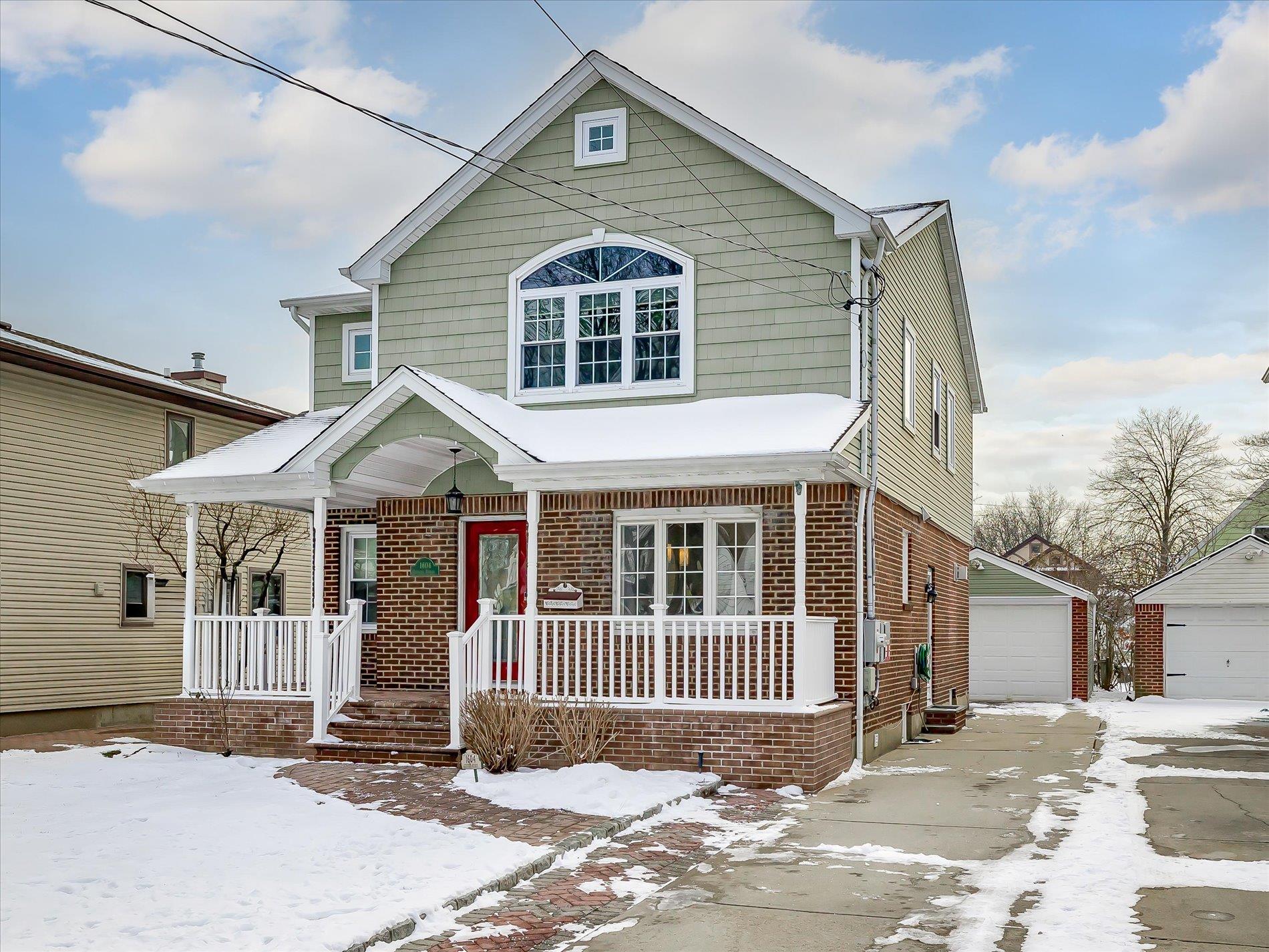 #1 photo, 1604 Gilford Avenue, New Hyde Park , NY 11040