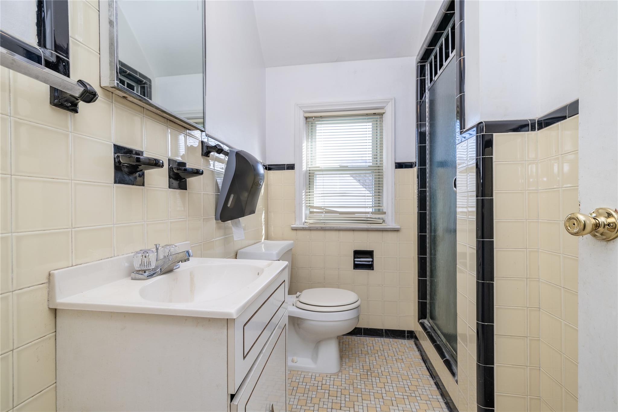 #12 photo, 3309 Skillman Ave,, 롱 아일랜드 Oceanside , NY 11572