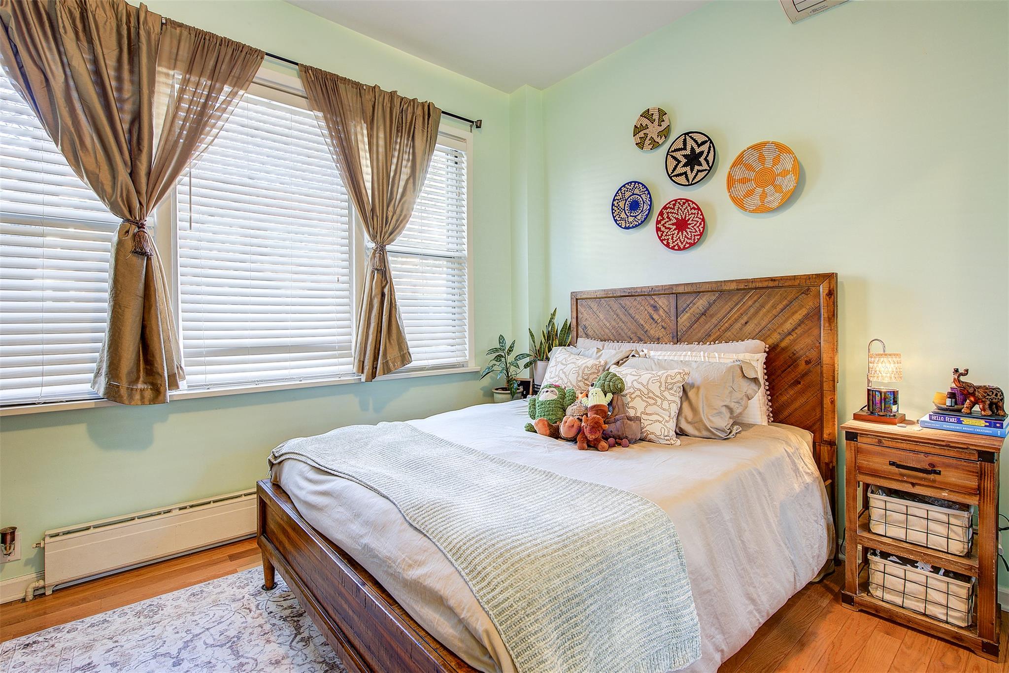 #12 photo, 31-73 41 Street, クイーンズ区 Astoria , NY 11103