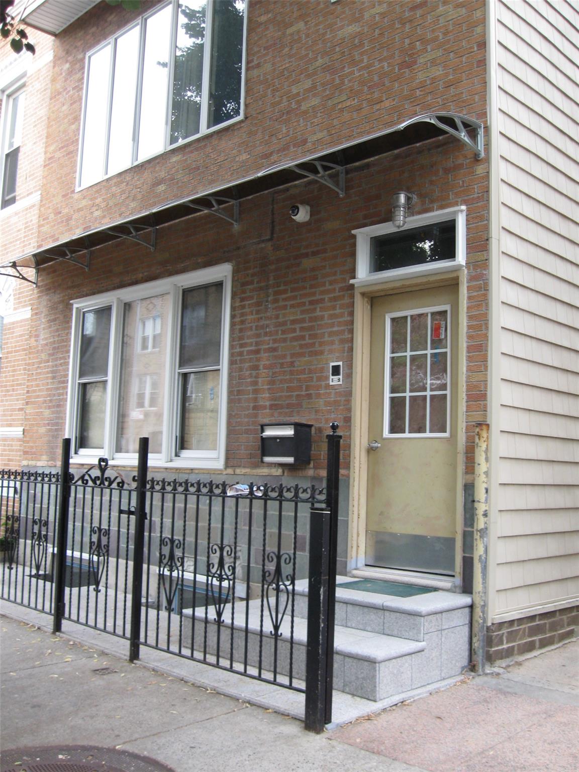 #4 photo, 31-73 41 Street, クイーンズ区 Astoria , NY 11103