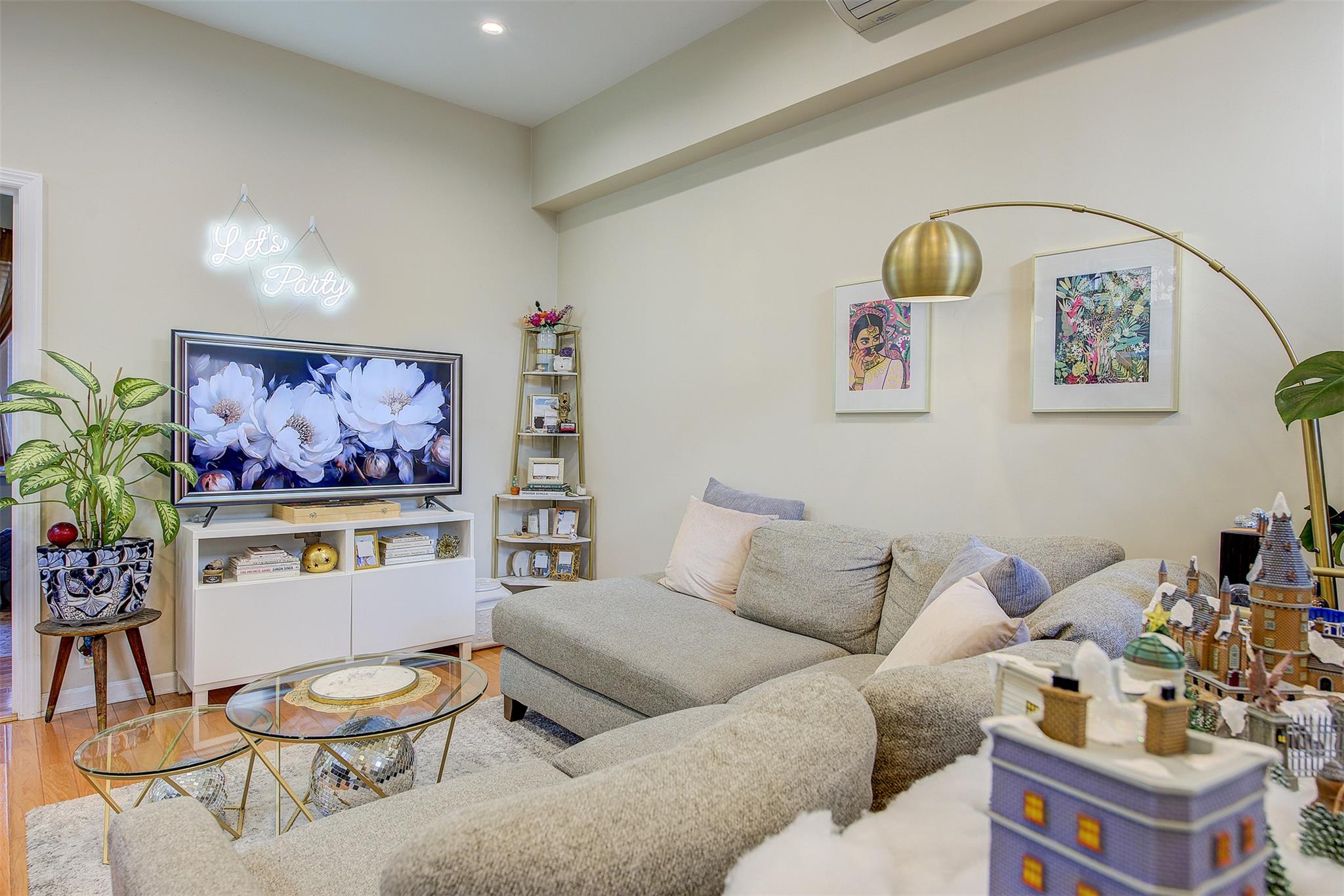 #9 photo, 31-73 41 Street, クイーンズ区 Astoria , NY 11103