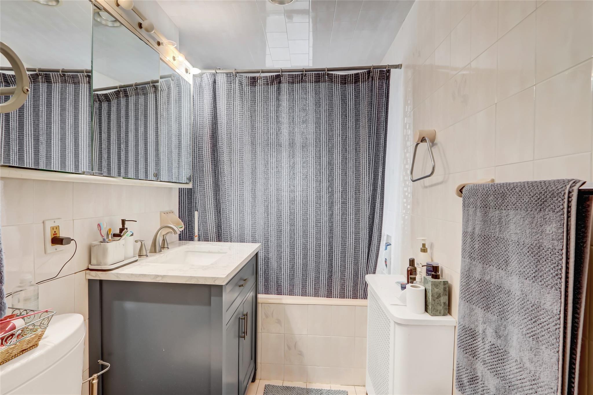 #18 photo, 2445 Yates Avenue, ブロンクス区 Bronx , NY 10469