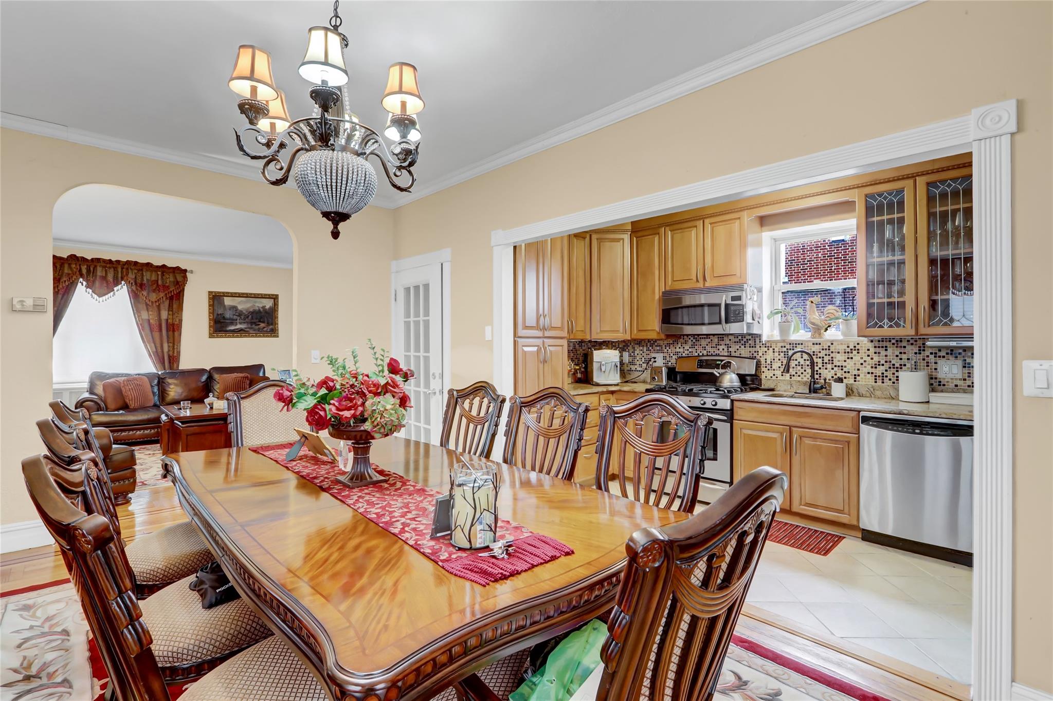 #9 photo, 2445 Yates Avenue, ブロンクス区 Bronx , NY 10469