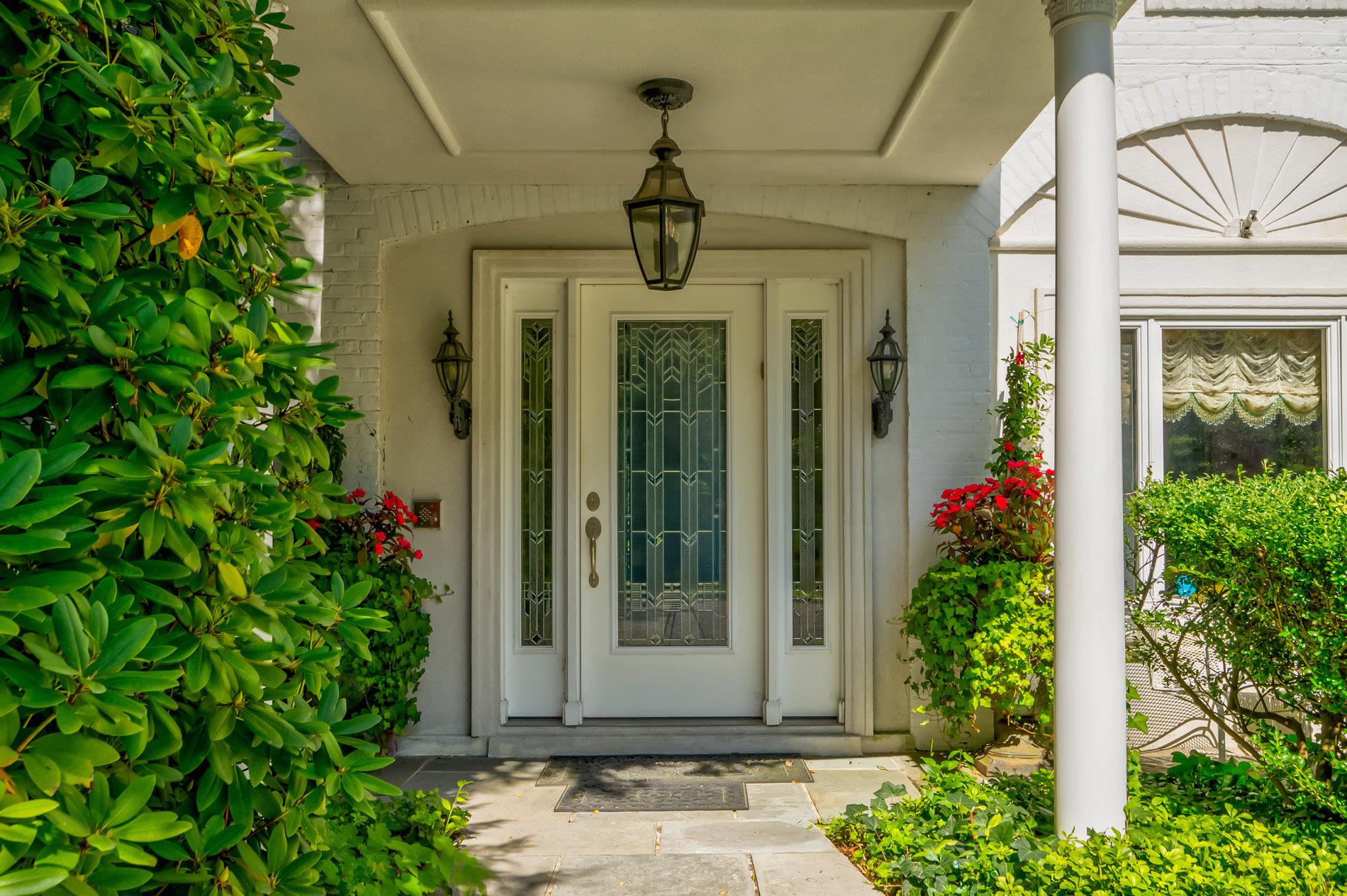 #5 photo, 10 Hemlock Court, Laurel Hollow , NY 11771