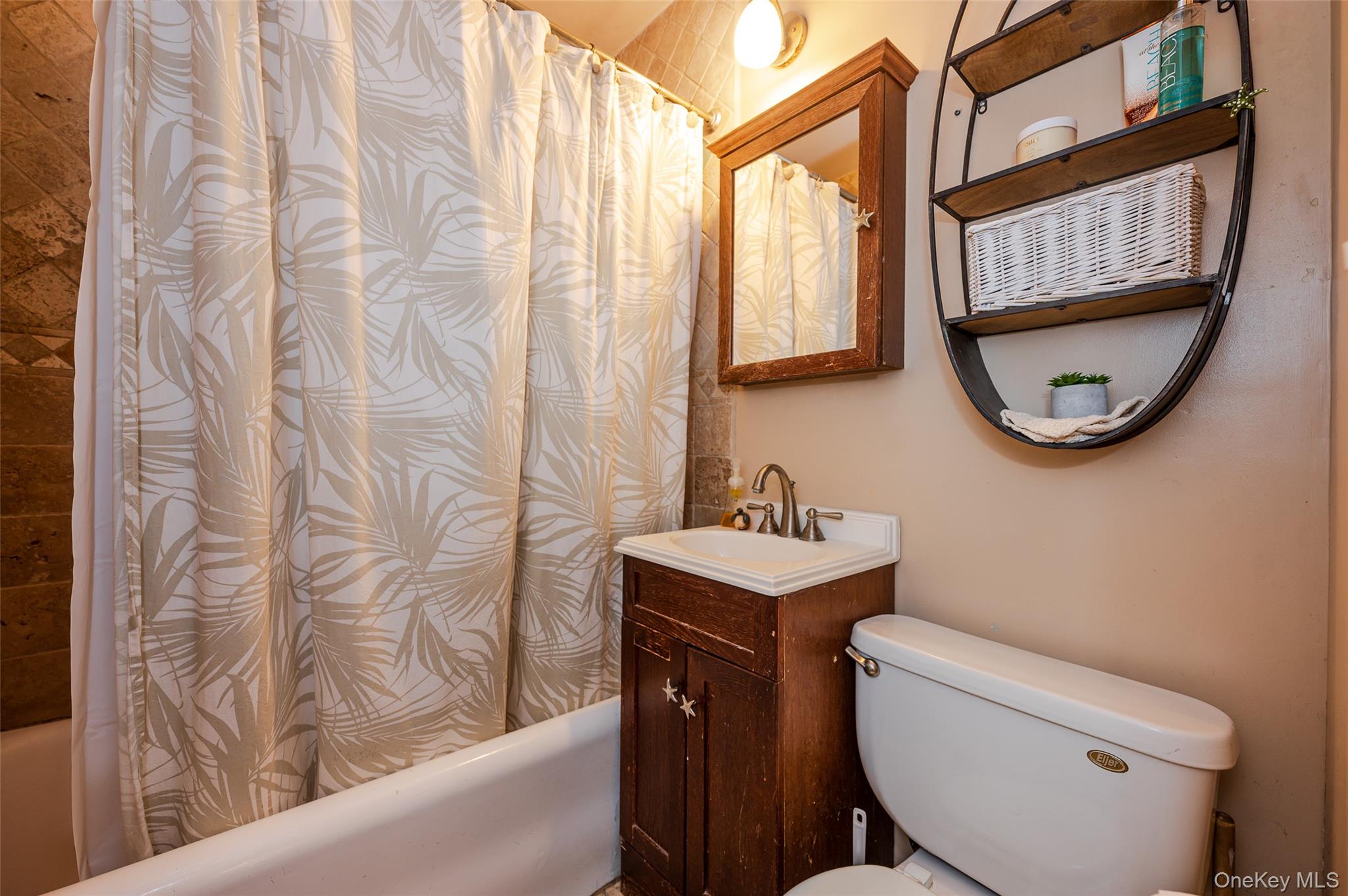 #20 photo, 208 Franklin Boulevard, Long Beach , NY 11561