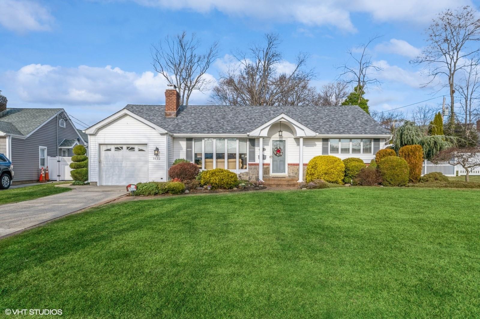 #1 photo, 1632 George Road, Wantagh , NY 11793