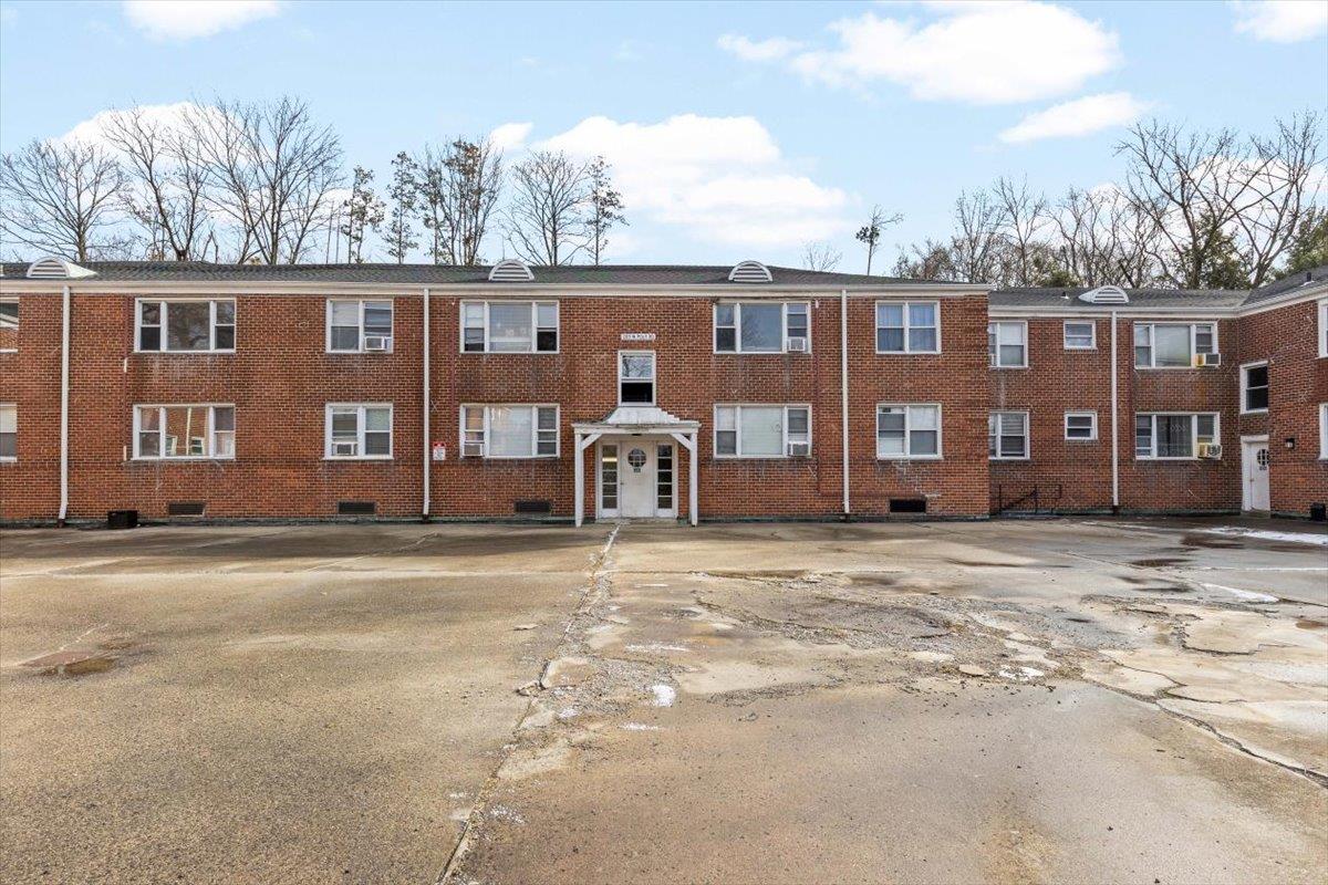 #2 photo, 205 W Post Road, 纽约州 White Plains , NY 10606