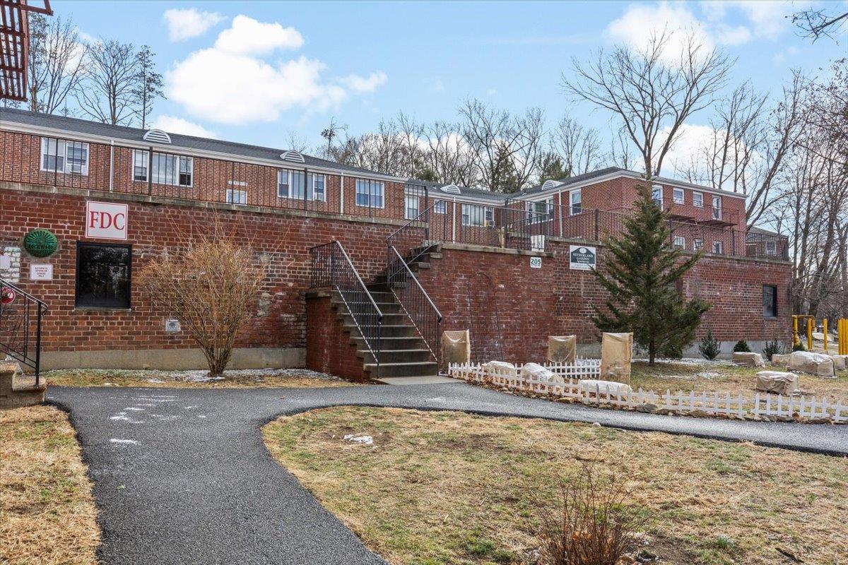 #3 photo, 205 W Post Road, 纽约州 White Plains , NY 10606