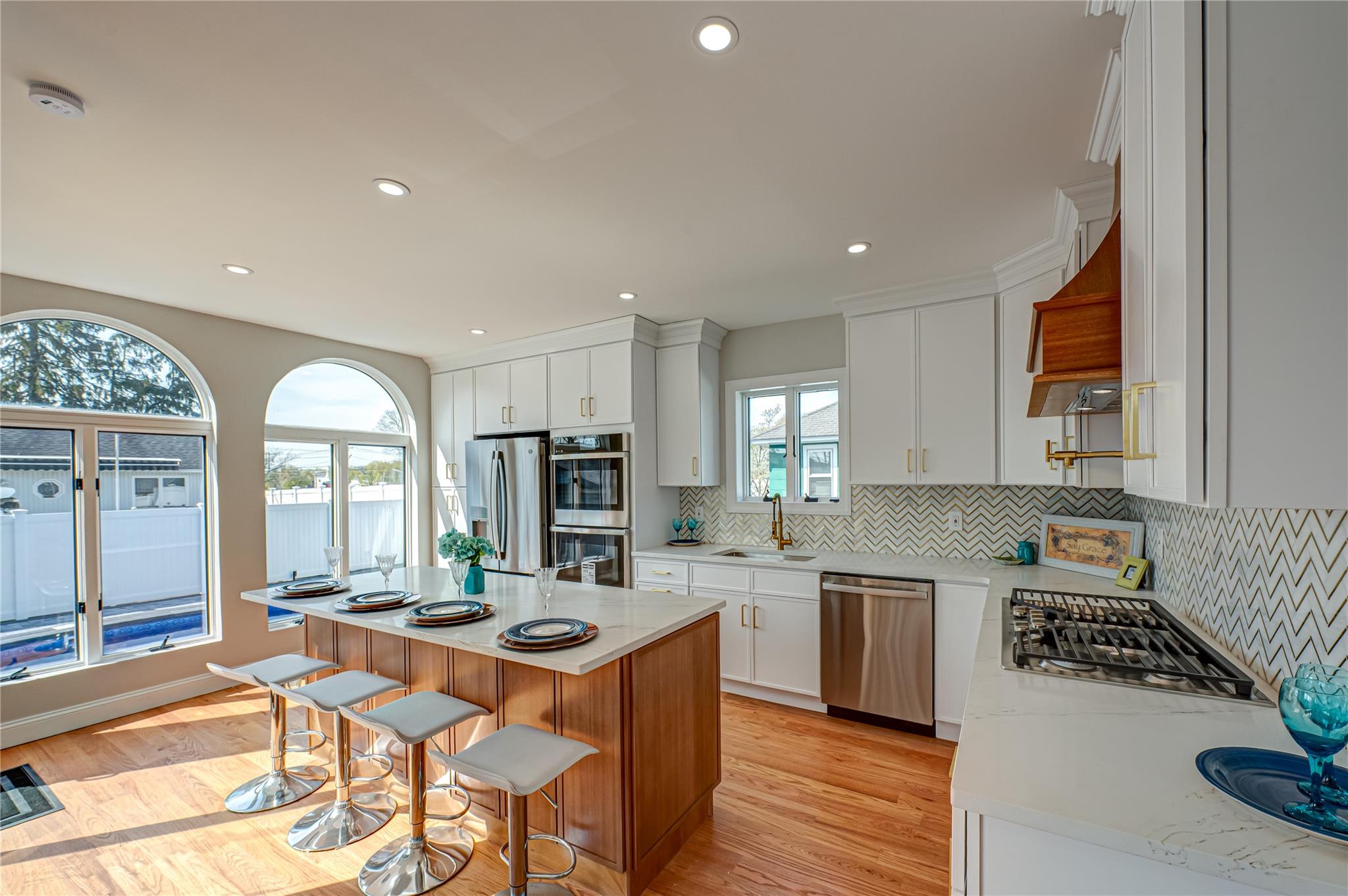 #19 photo, 2726 Clarendon Avenue, Bellmore , NY 11710