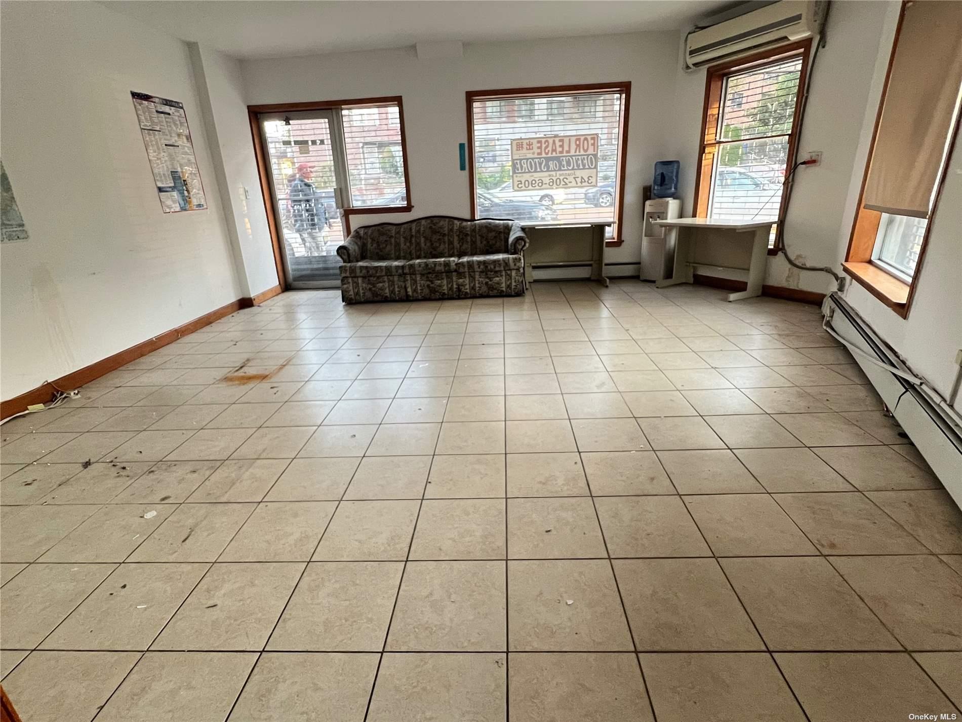 #2 photo, 52-25 Van Loon Street, クイーンズ区 Elmhurst , NY 11373