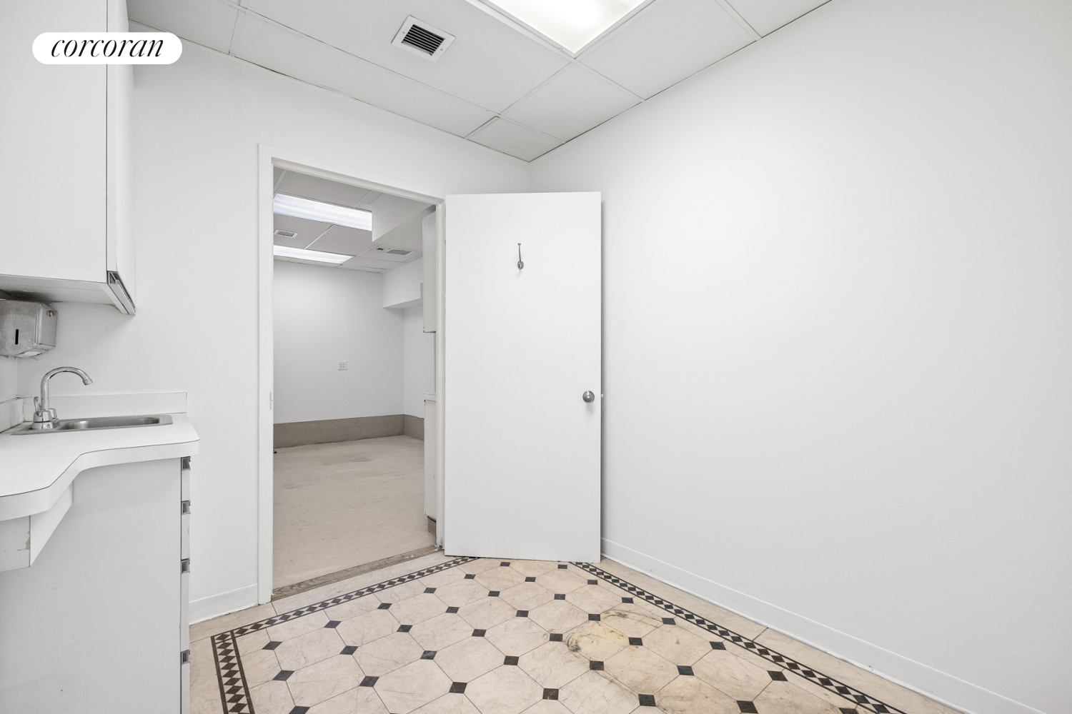 #5 photo, 211 CENTRAL Park W, Upper West Side , NY 10024