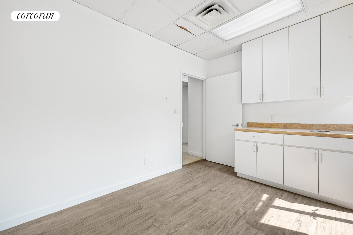 #6 photo, 211 CENTRAL Park W, Upper West Side , NY 10024