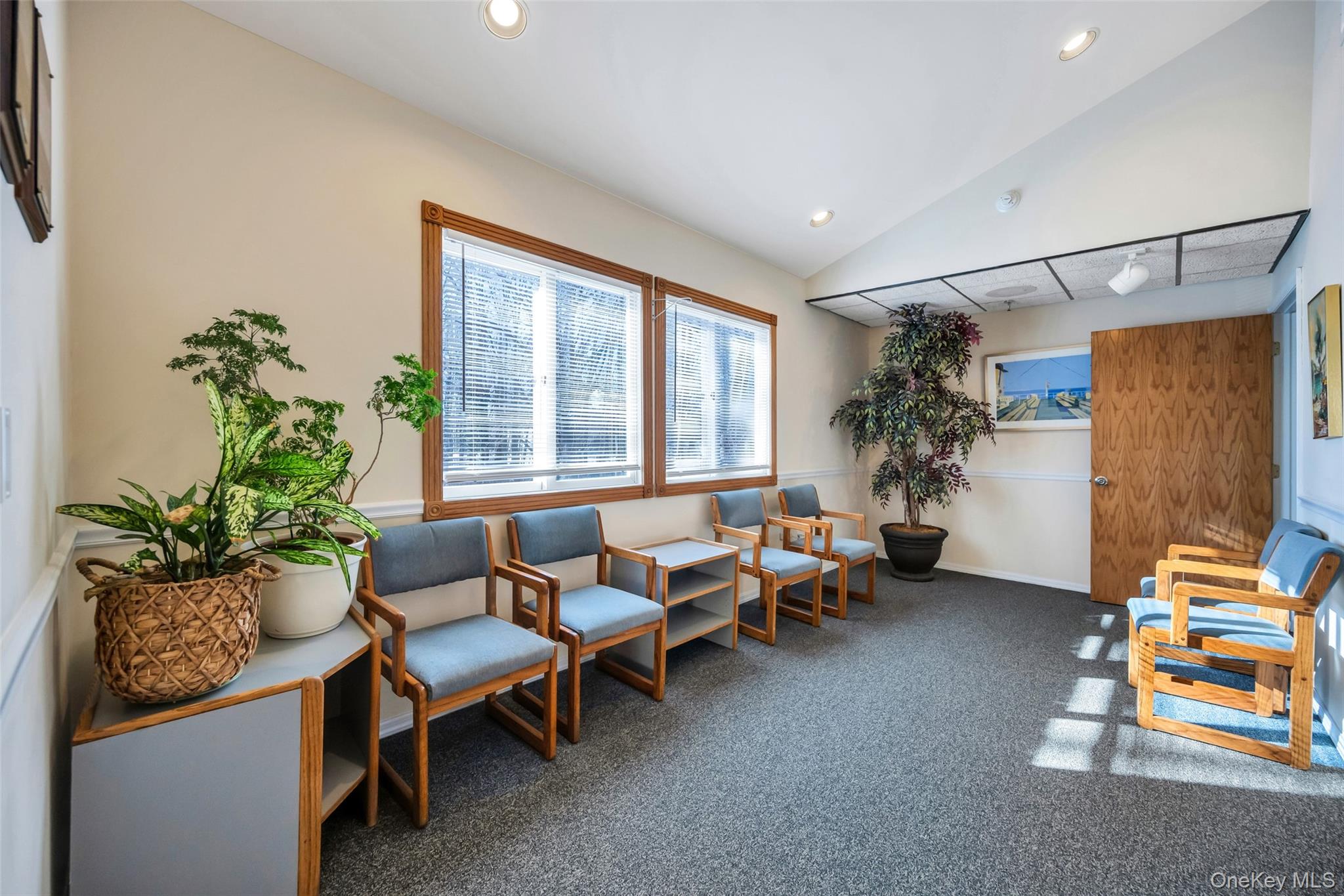 #8 photo, 2450 middle country, サフォーク郡 Centereach , NY 11720