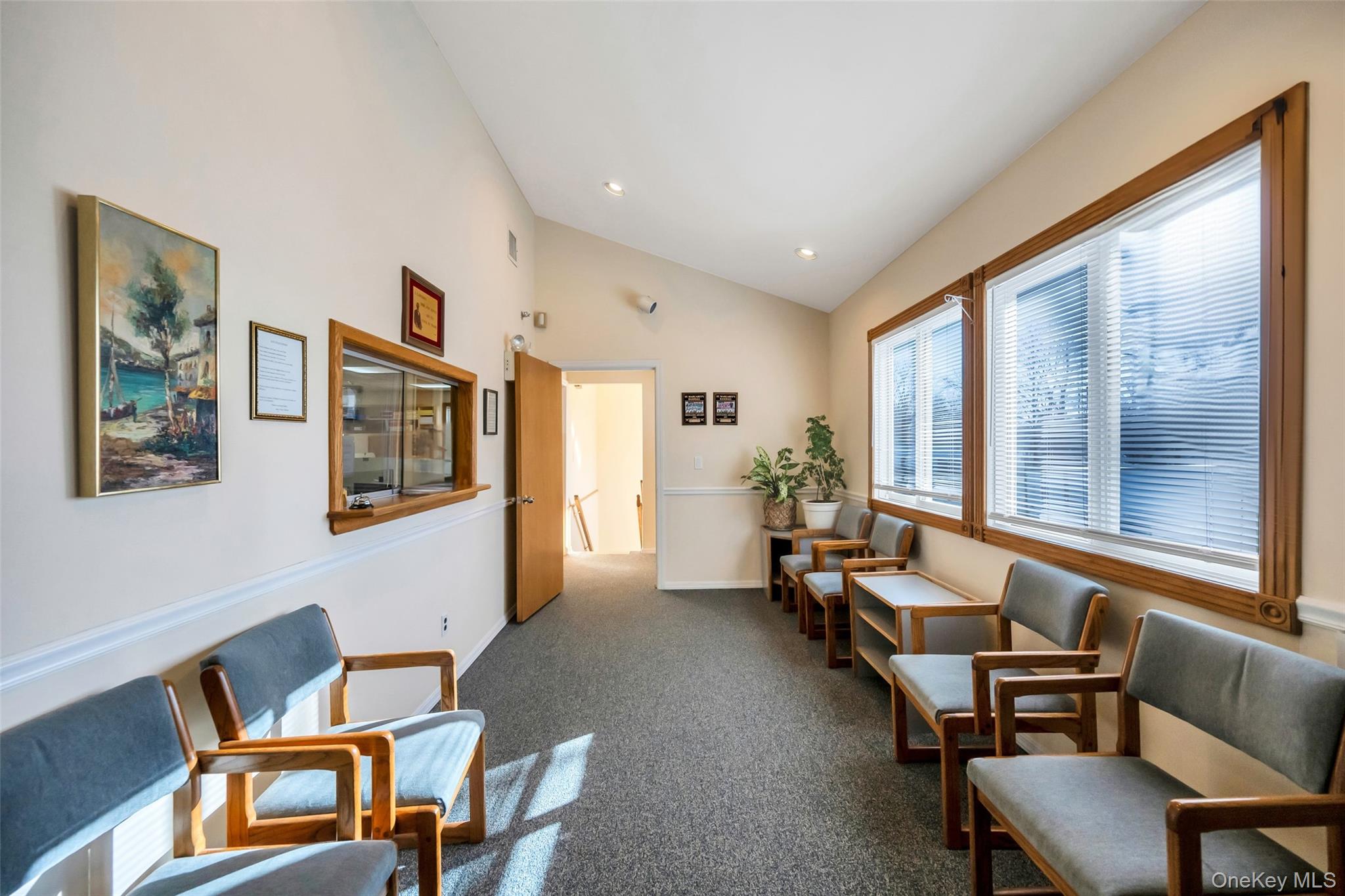 #9 photo, 2450 middle country, サフォーク郡 Centereach , NY 11720