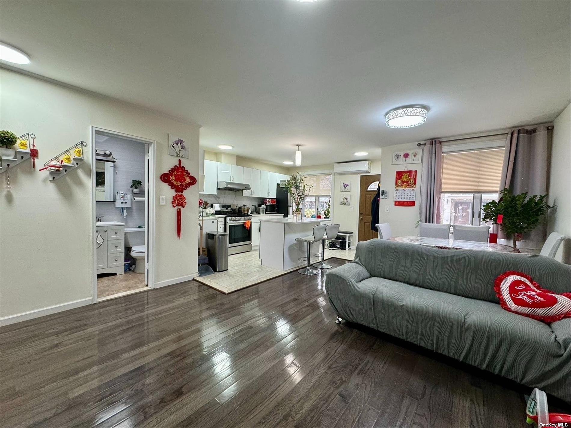 #5 photo, 64-28 75th Street, Middle Village , NY 11379