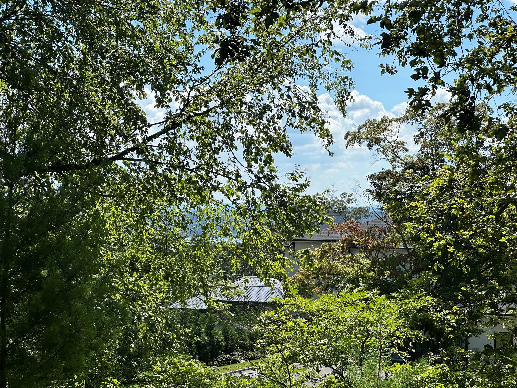 #12 photo, 1 Heritage Hill Road, Irvington , NY 10533