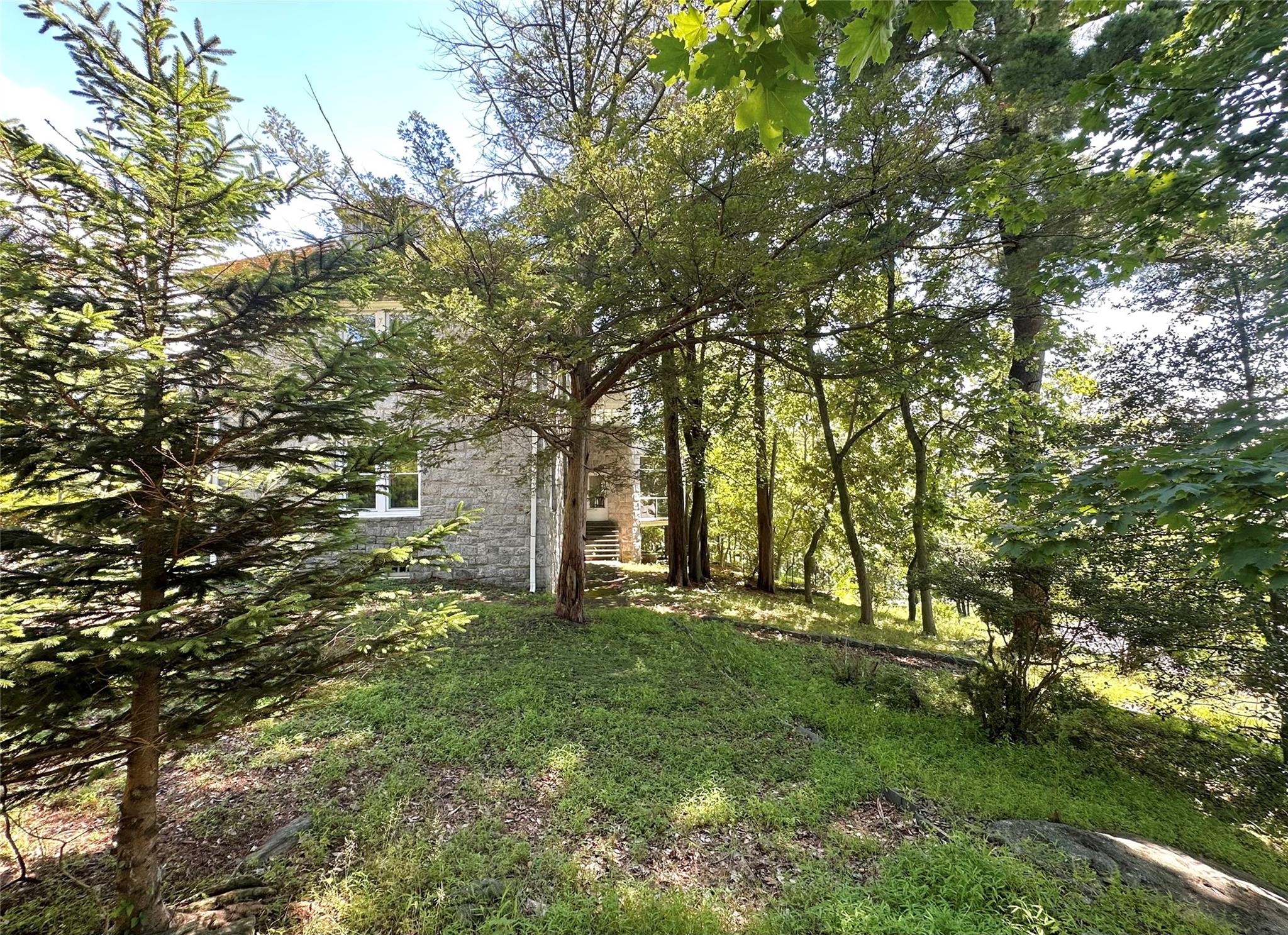 #3 photo, 1 Heritage Hill Road, Irvington , NY 10533