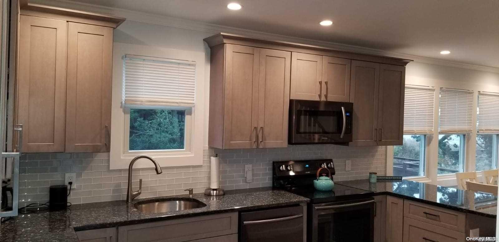 #3 photo, 7 Crescent Walk, Ocean Beach , NY 11770